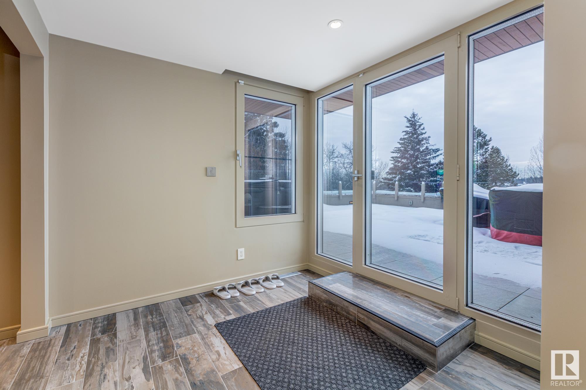      4 WHITEMUD PL NW , Edmonton,  ,T6H 5X4 ;  Listing Number: MLS E4417776