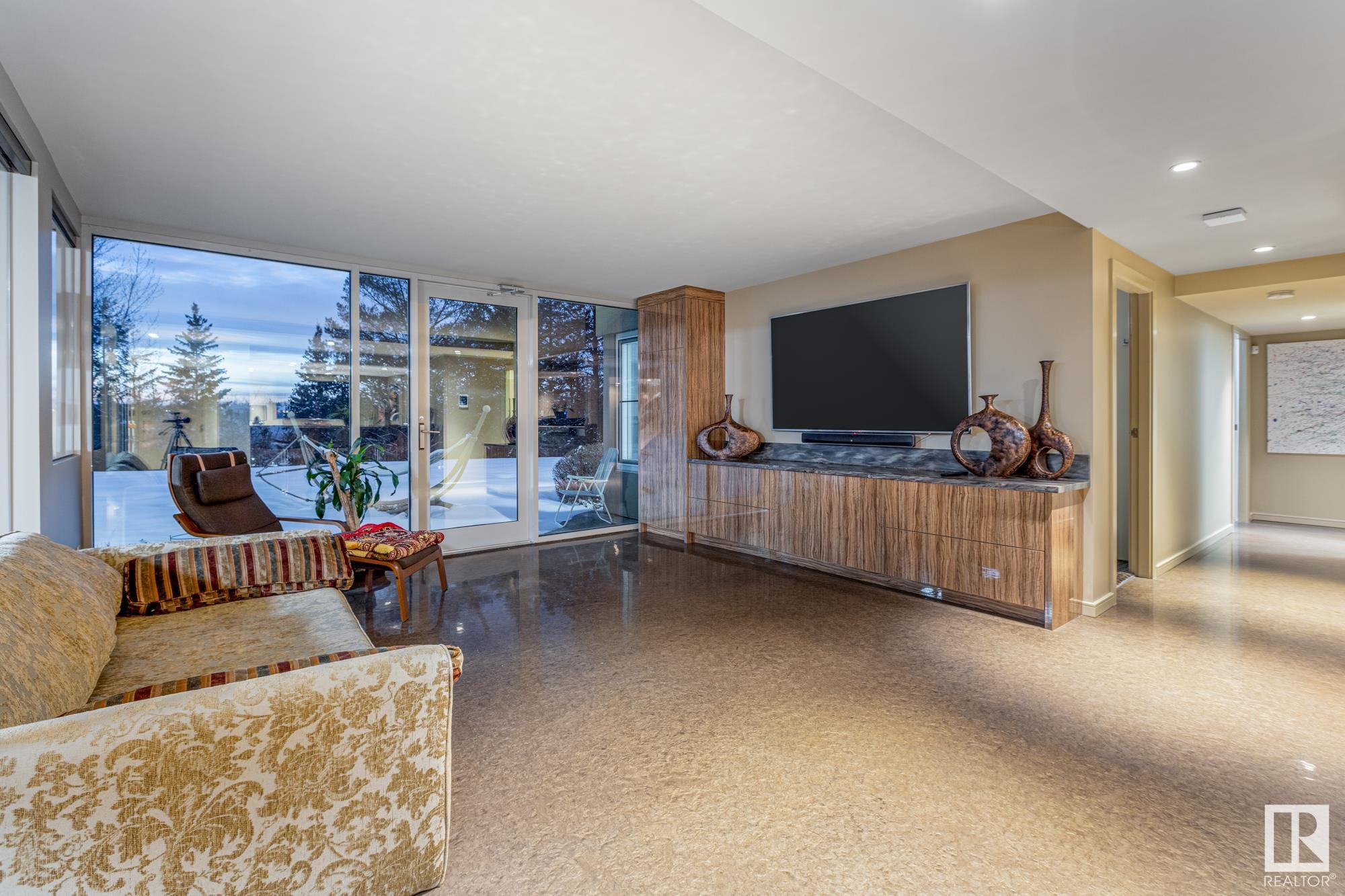      4 WHITEMUD PL NW , Edmonton,  ,T6H 5X4 ;  Listing Number: MLS E4417776