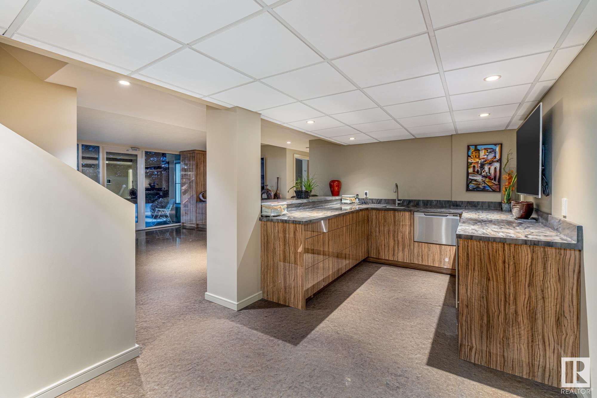      4 WHITEMUD PL NW , Edmonton,  ,T6H 5X4 ;  Listing Number: MLS E4417776