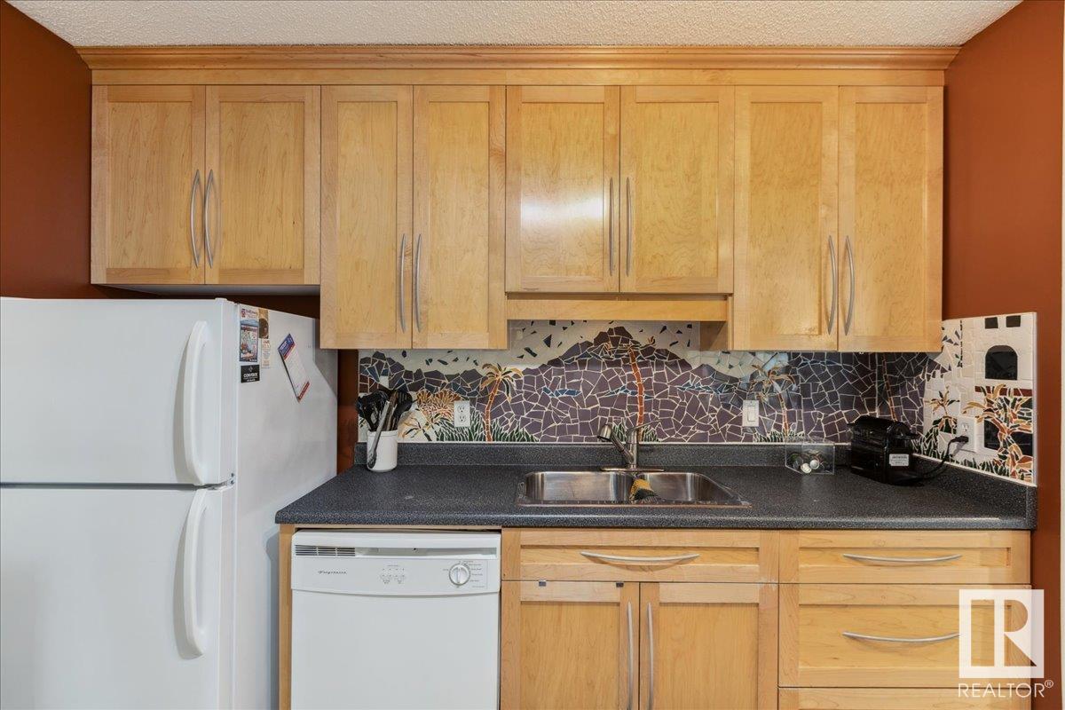      2085 SADDLEBACK RD NW , Edmonton,  ,T6J 4T4 ;  Listing Number: MLS E4417779