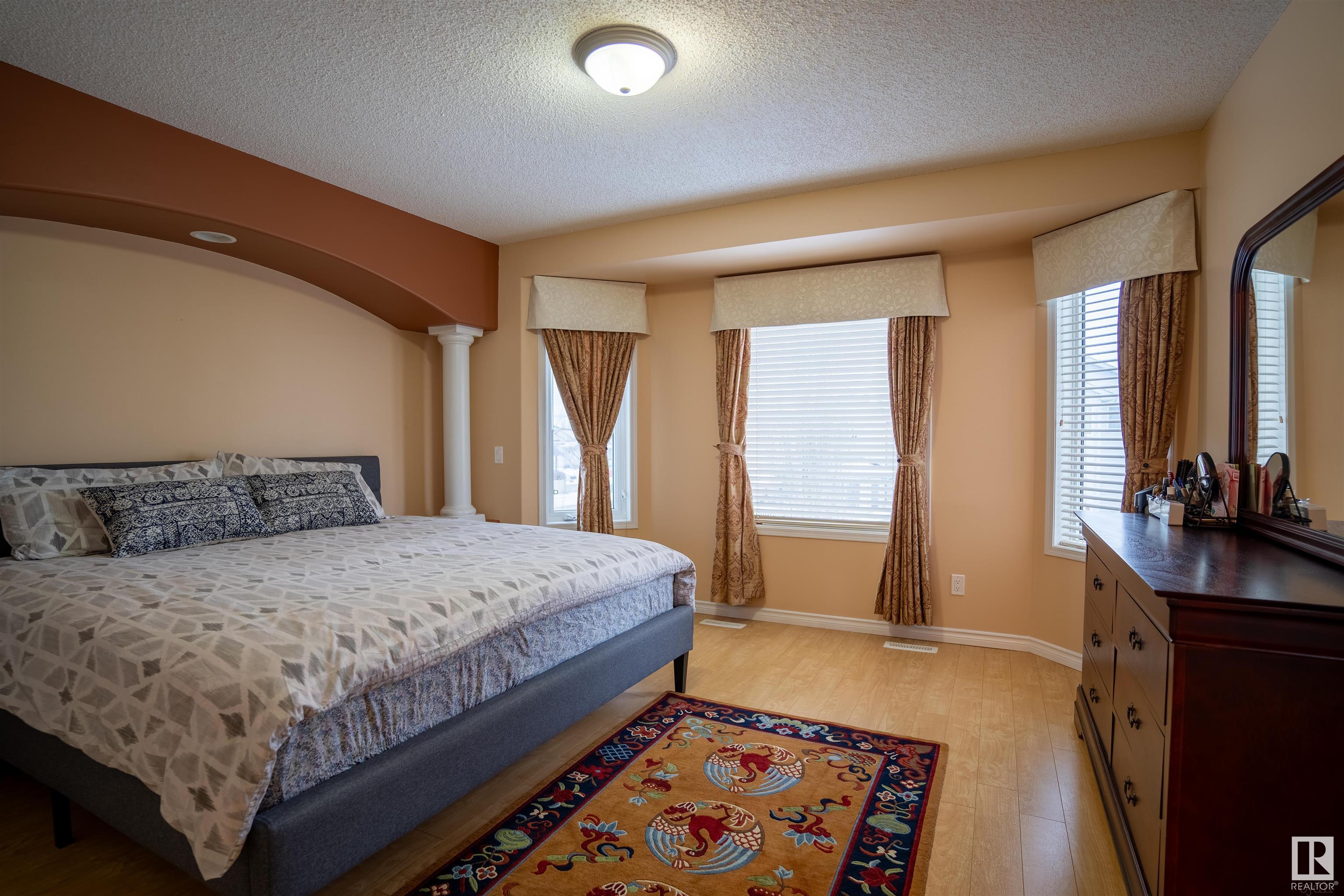      405 85 ST SW , Edmonton,  ,T6X 1H7 ;  Listing Number: MLS E4417784