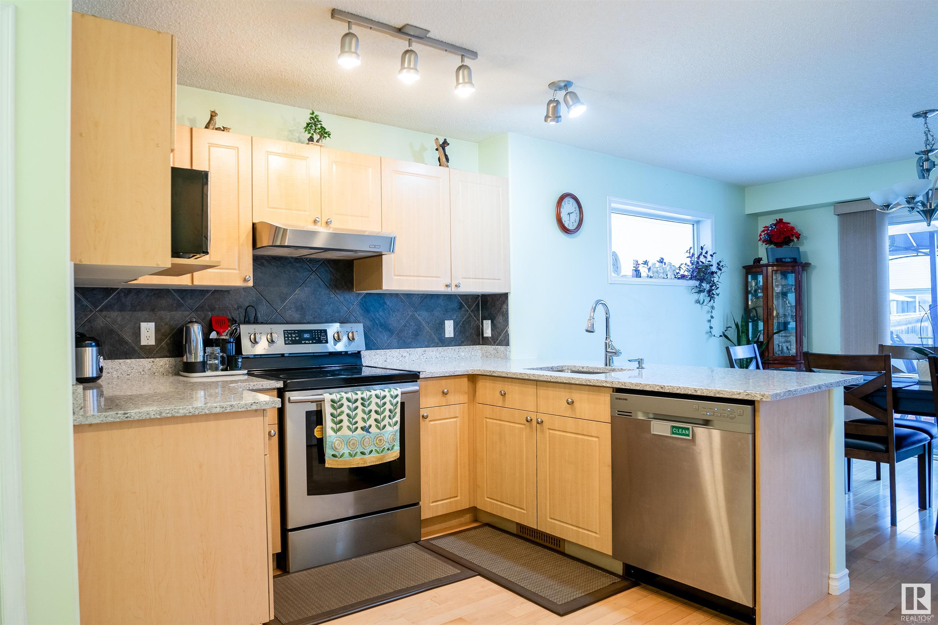      405 85 ST SW , Edmonton,  ,T6X 1H7 ;  Listing Number: MLS E4417784