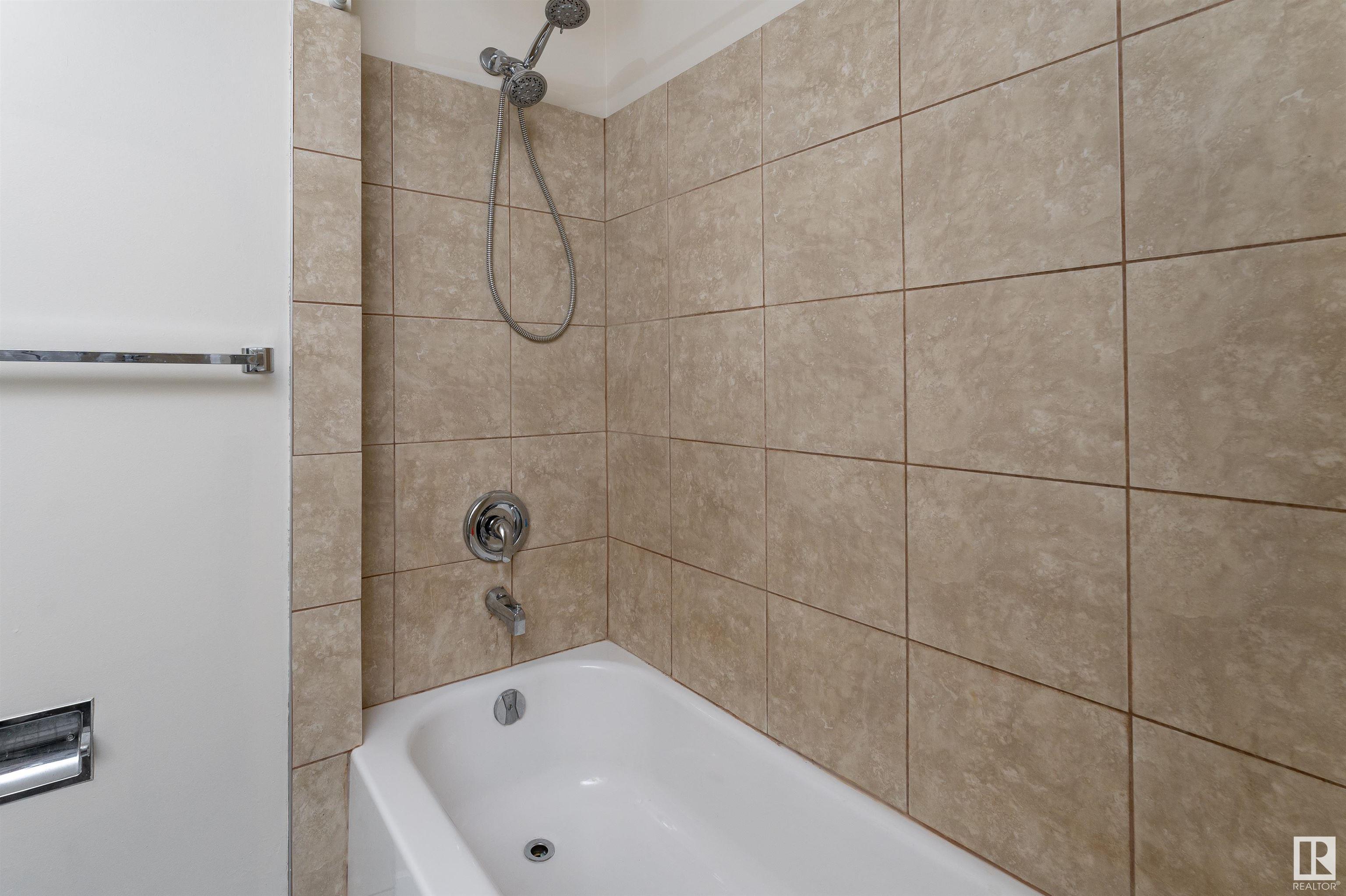      3829 62 ST NW , Edmonton,  ,T6L 1A4 ;  Listing Number: MLS E4417795