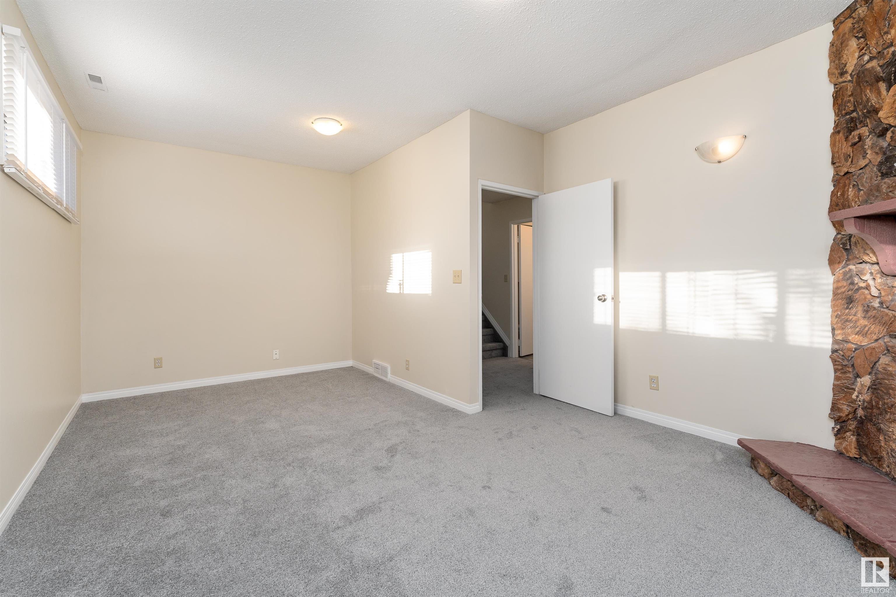      3829 62 ST NW , Edmonton,  ,T6L 1A4 ;  Listing Number: MLS E4417795