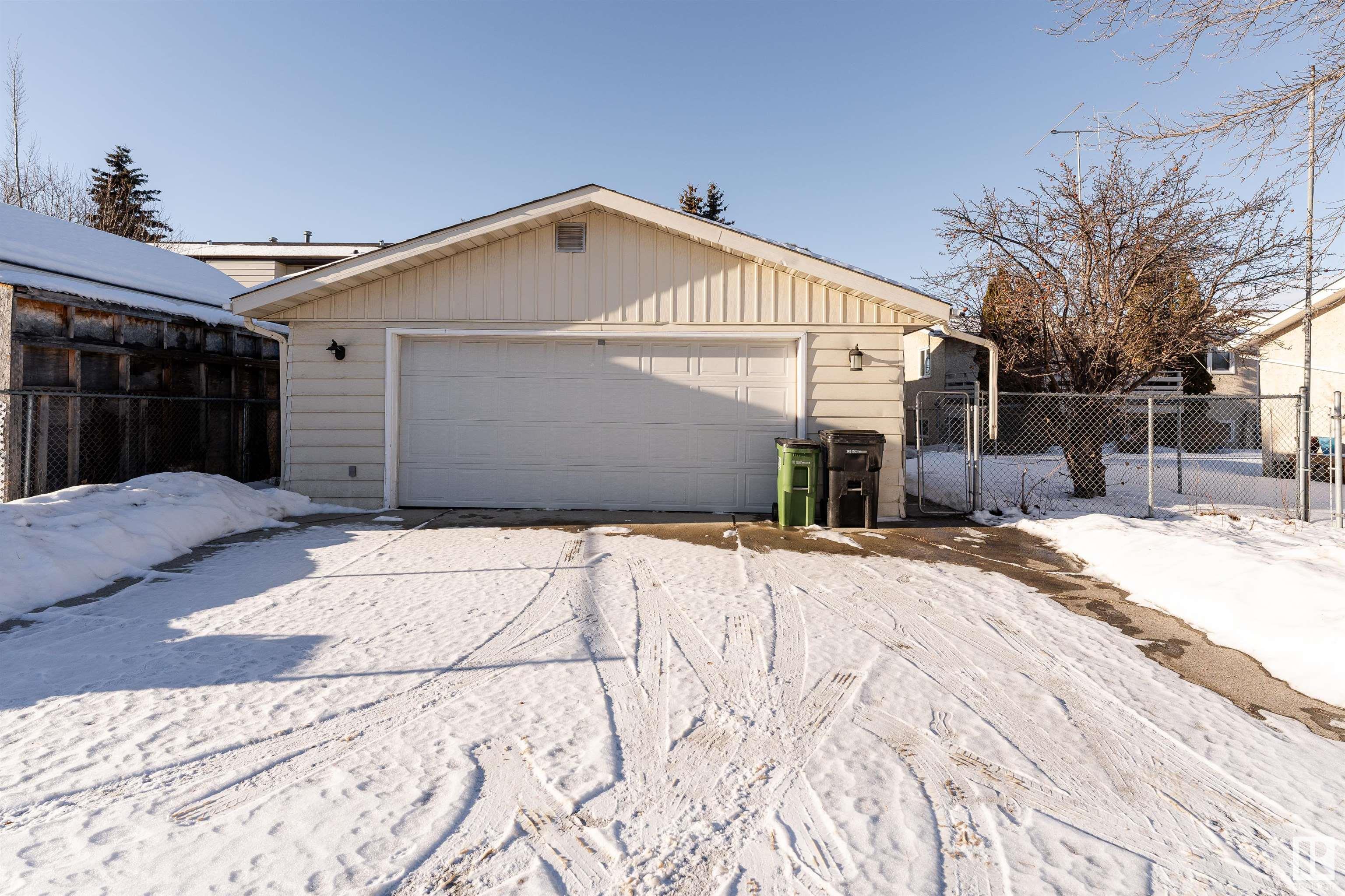      3829 62 ST NW , Edmonton,  ,T6L 1A4 ;  Listing Number: MLS E4417795
