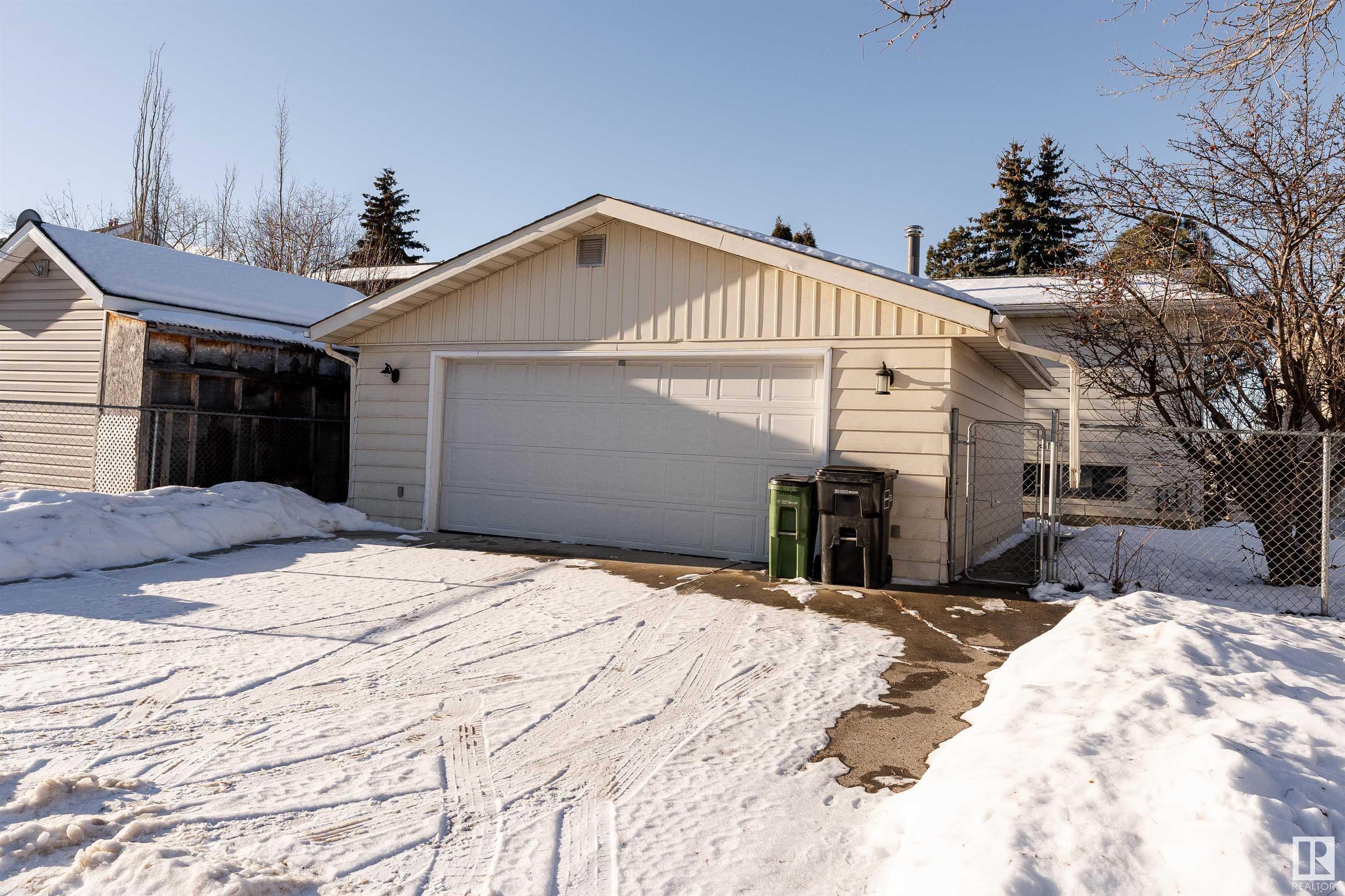      3829 62 ST NW , Edmonton,  ,T6L 1A4 ;  Listing Number: MLS E4417795