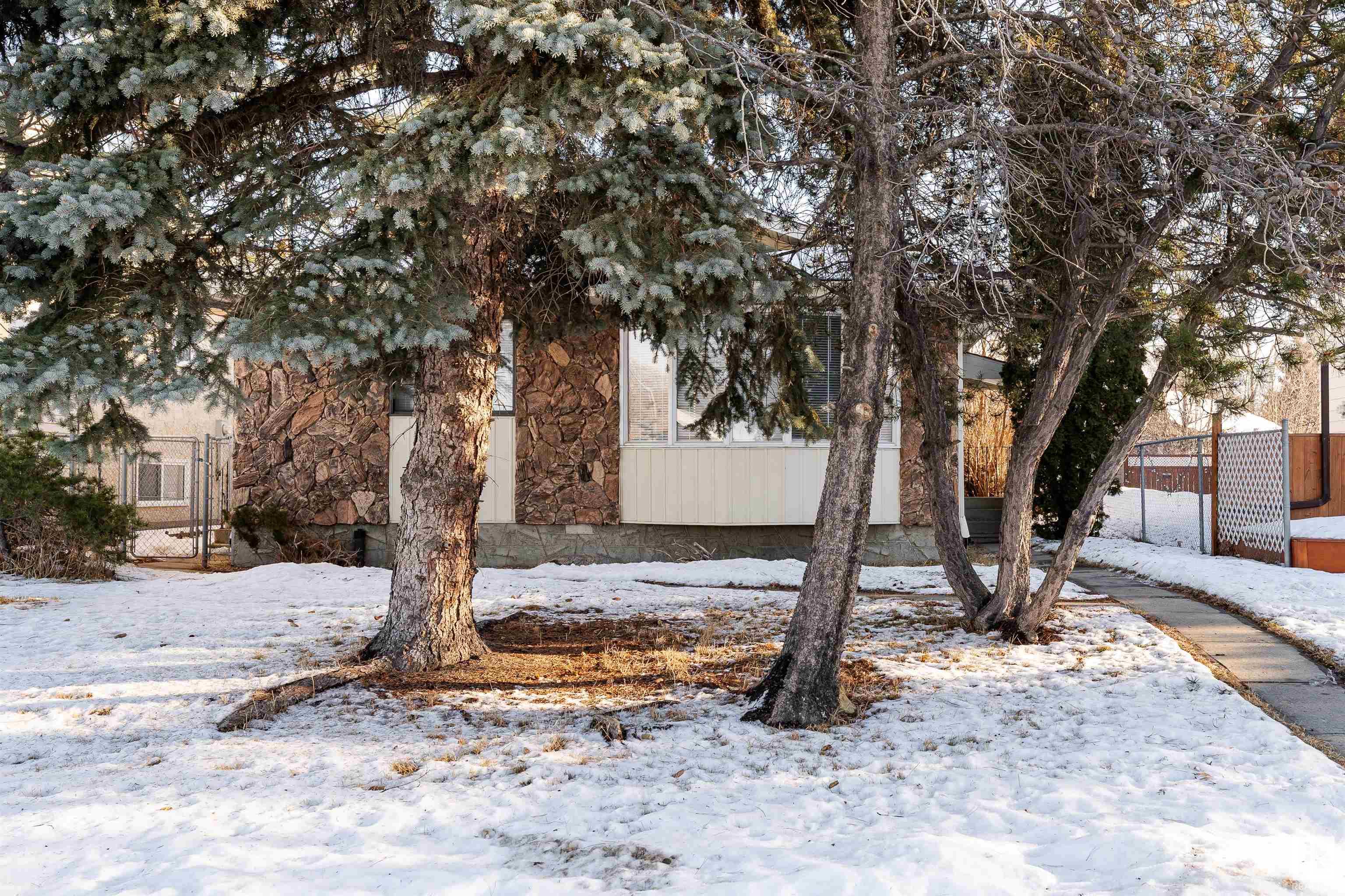      3829 62 ST NW , Edmonton,  ,T6L 1A4 ;  Listing Number: MLS E4417795