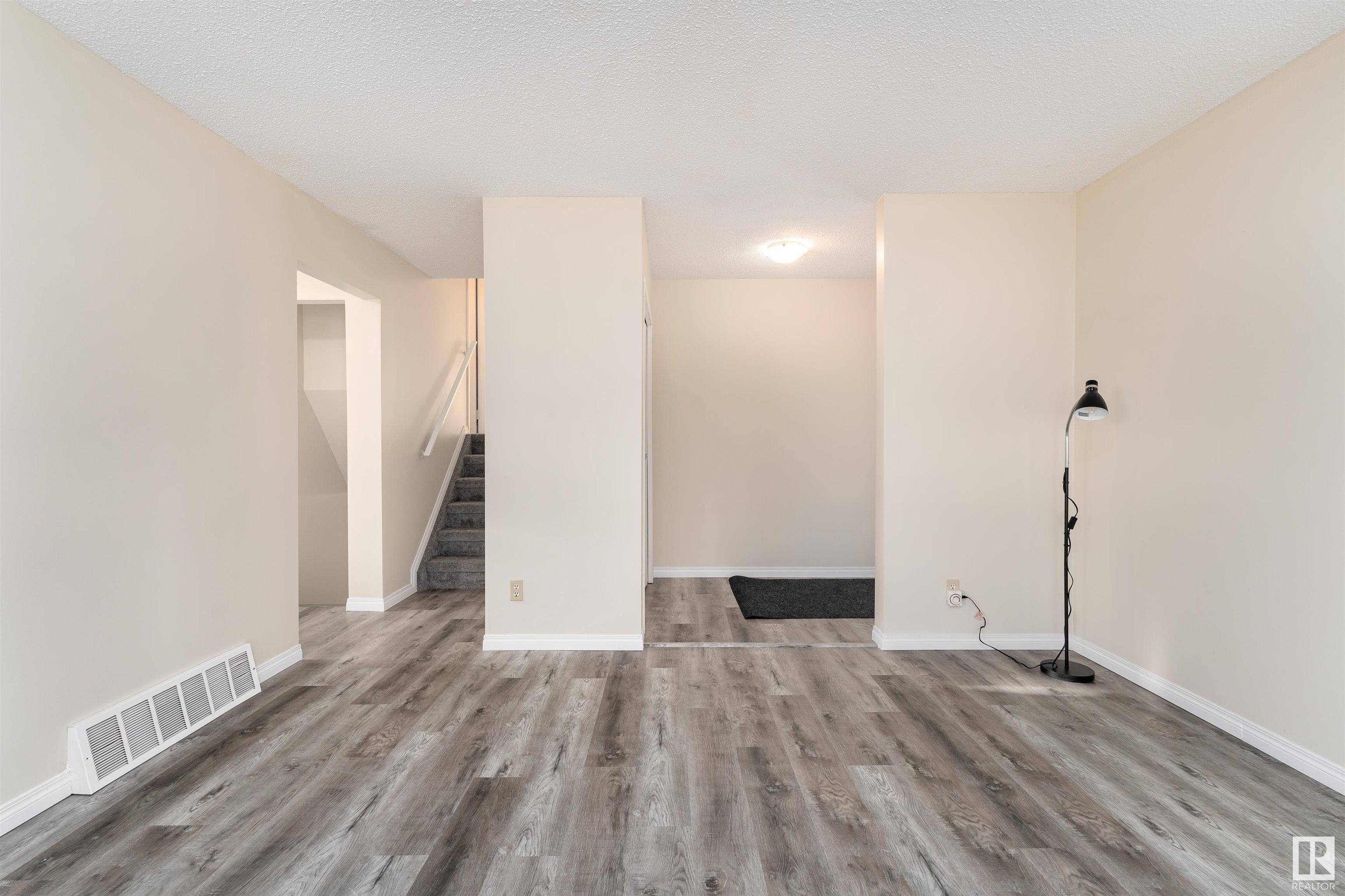      3829 62 ST NW , Edmonton,  ,T6L 1A4 ;  Listing Number: MLS E4417795