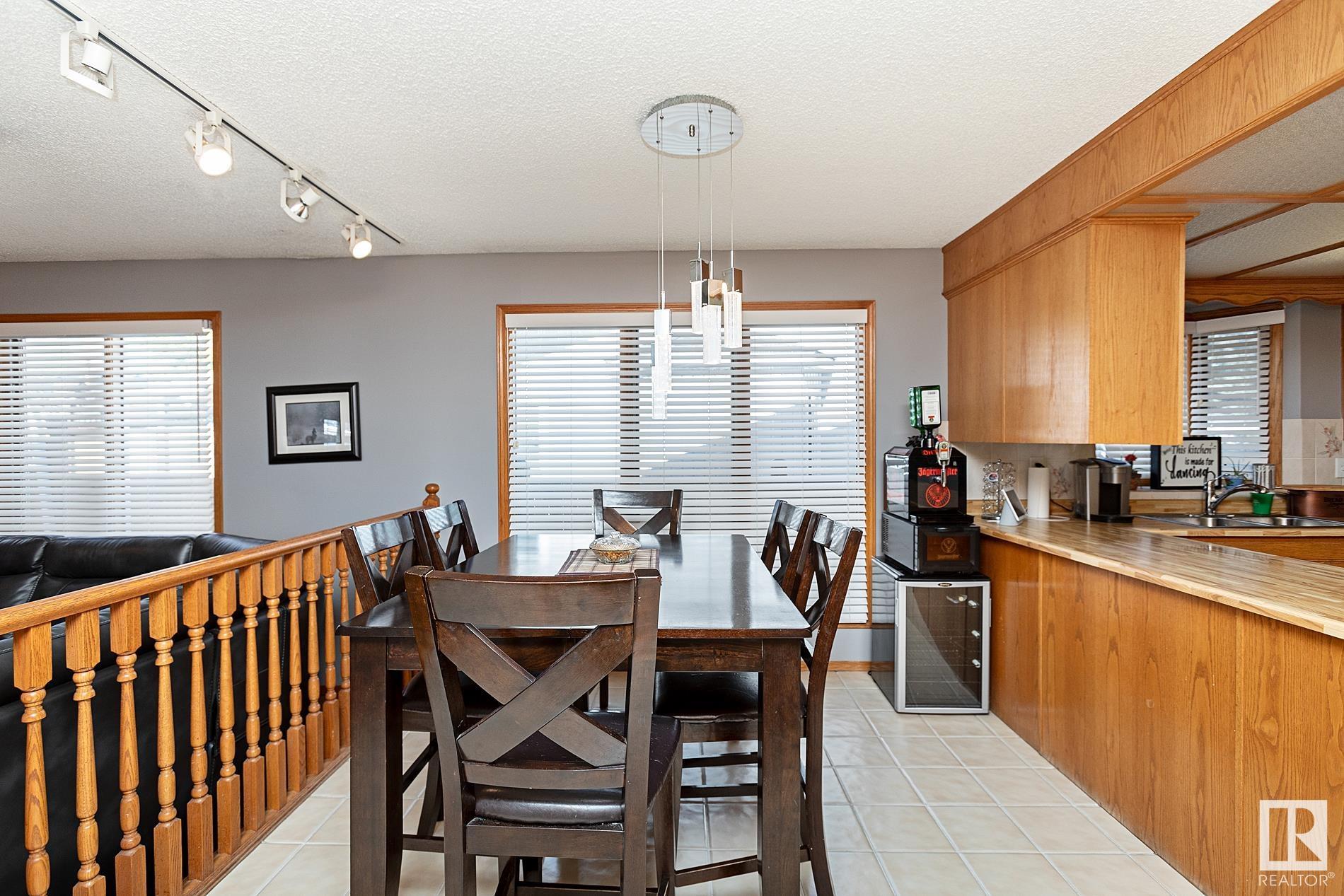      231 VILLAGE CI , Sherwood Park,  ,T8A 5A1 ;  Listing Number: MLS E4417804