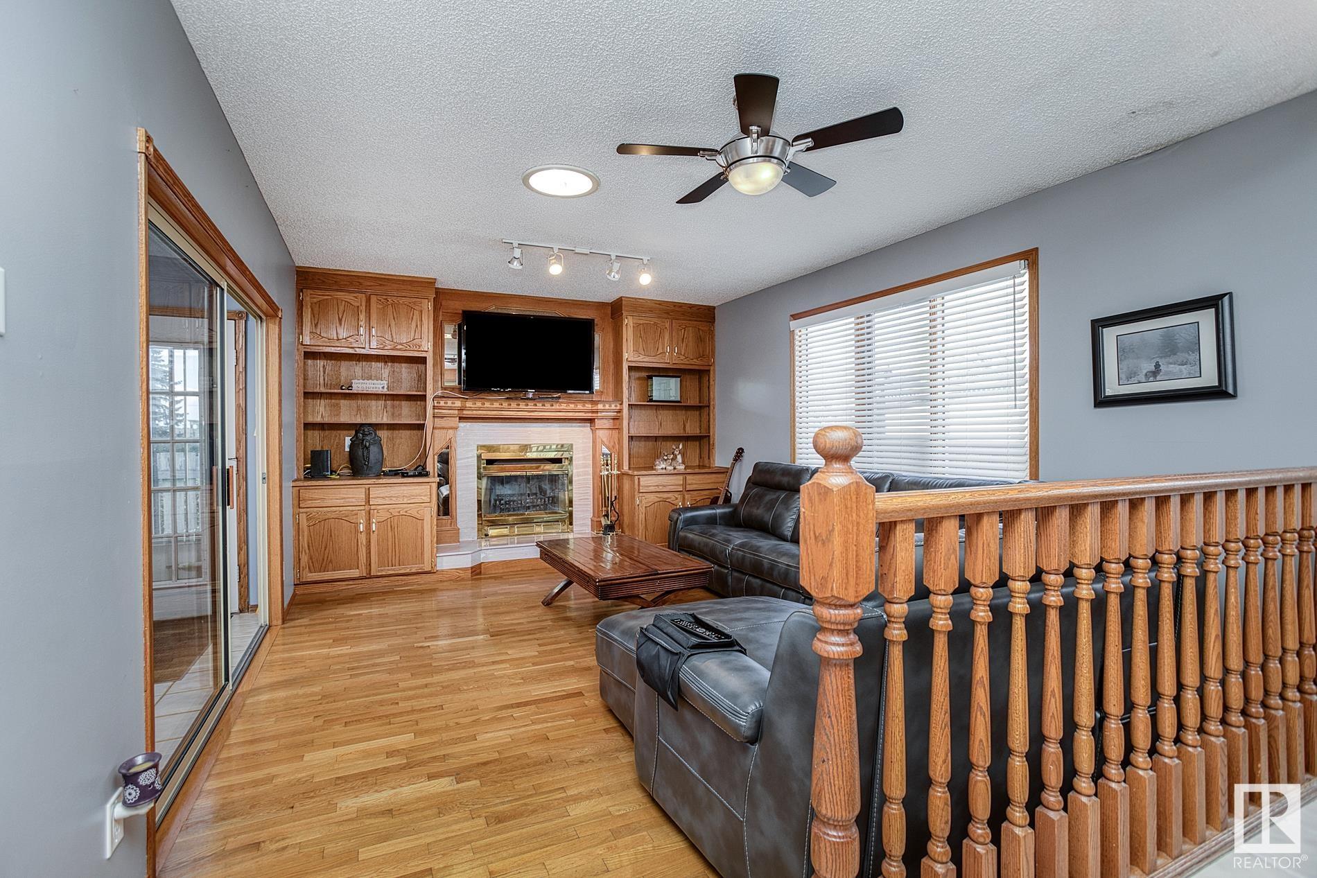      231 VILLAGE CI , Sherwood Park,  ,T8A 5A1 ;  Listing Number: MLS E4417804