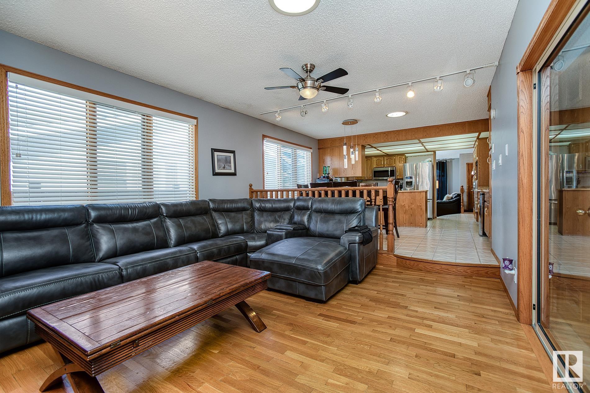      231 VILLAGE CI , Sherwood Park,  ,T8A 5A1 ;  Listing Number: MLS E4417804