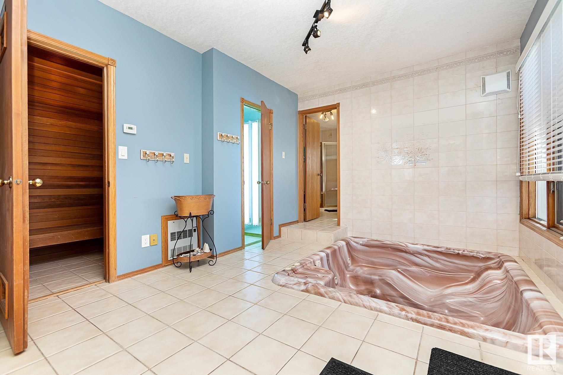      231 VILLAGE CI , Sherwood Park,  ,T8A 5A1 ;  Listing Number: MLS E4417804