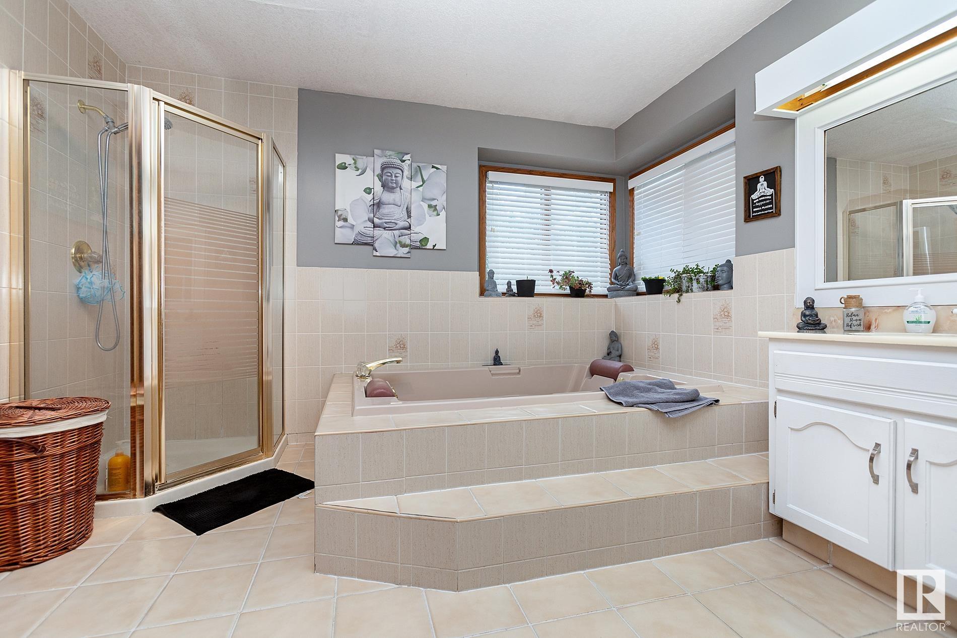      231 VILLAGE CI , Sherwood Park,  ,T8A 5A1 ;  Listing Number: MLS E4417804