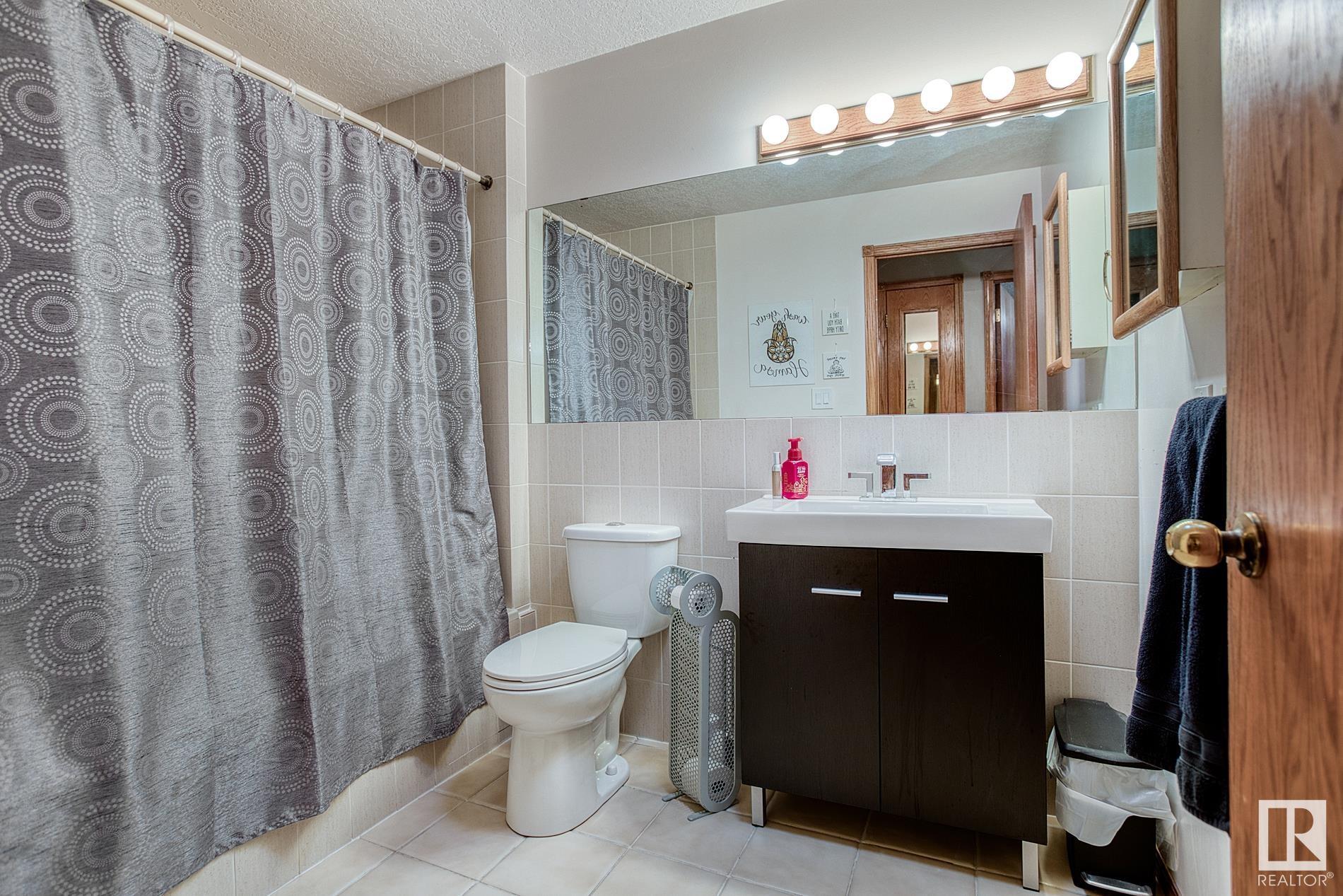      231 VILLAGE CI , Sherwood Park,  ,T8A 5A1 ;  Listing Number: MLS E4417804