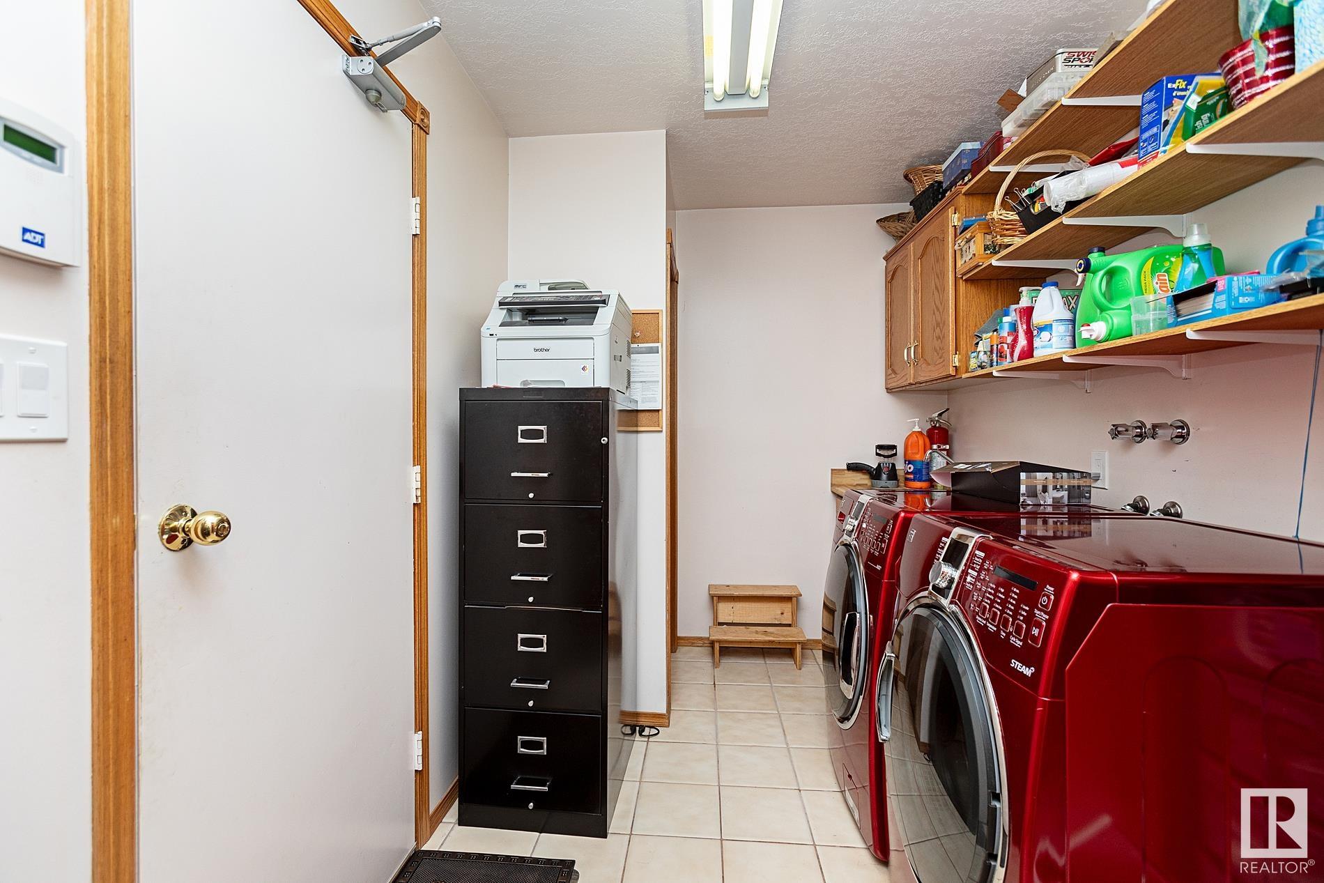      231 VILLAGE CI , Sherwood Park,  ,T8A 5A1 ;  Listing Number: MLS E4417804