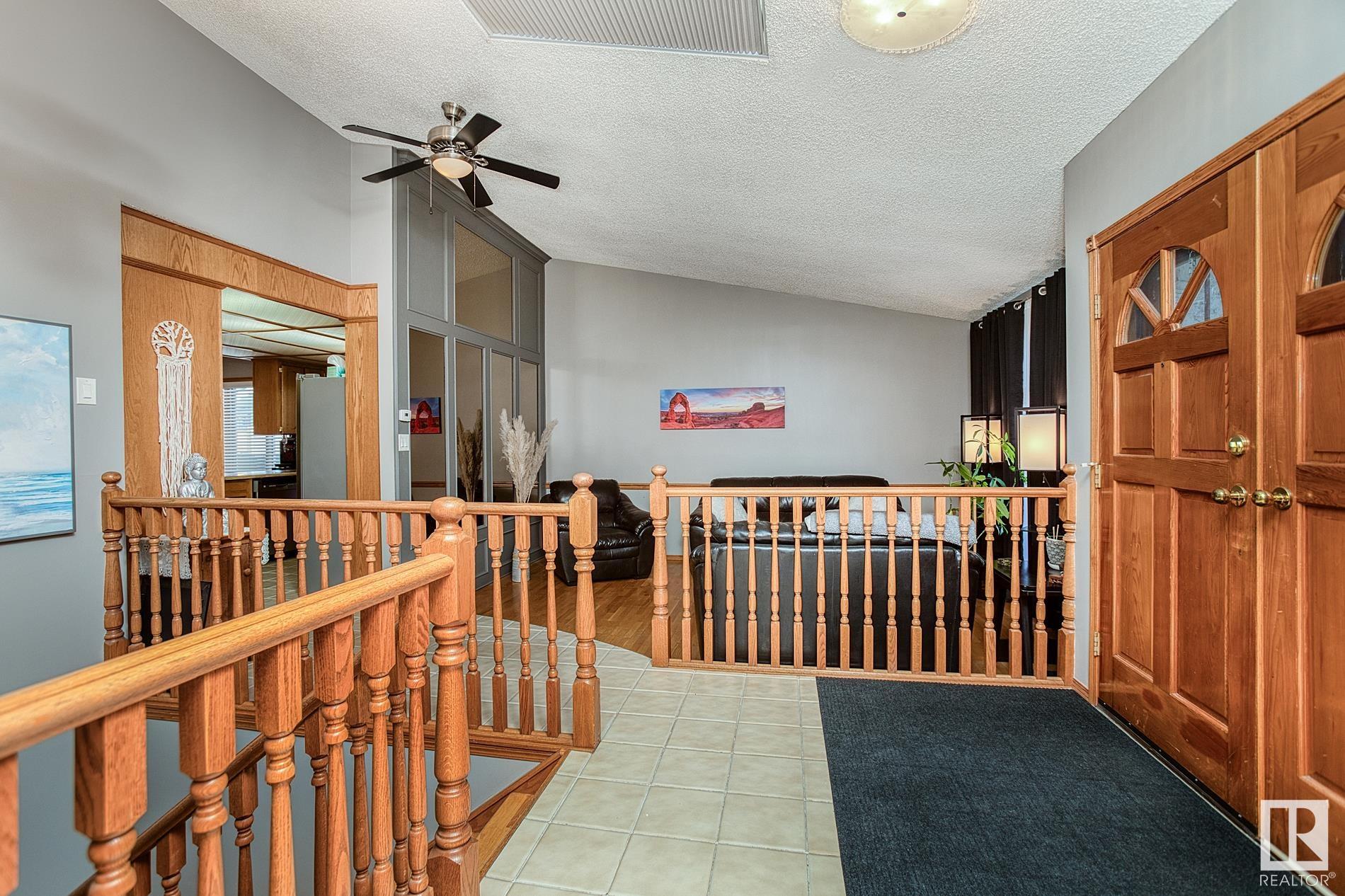      231 VILLAGE CI , Sherwood Park,  ,T8A 5A1 ;  Listing Number: MLS E4417804