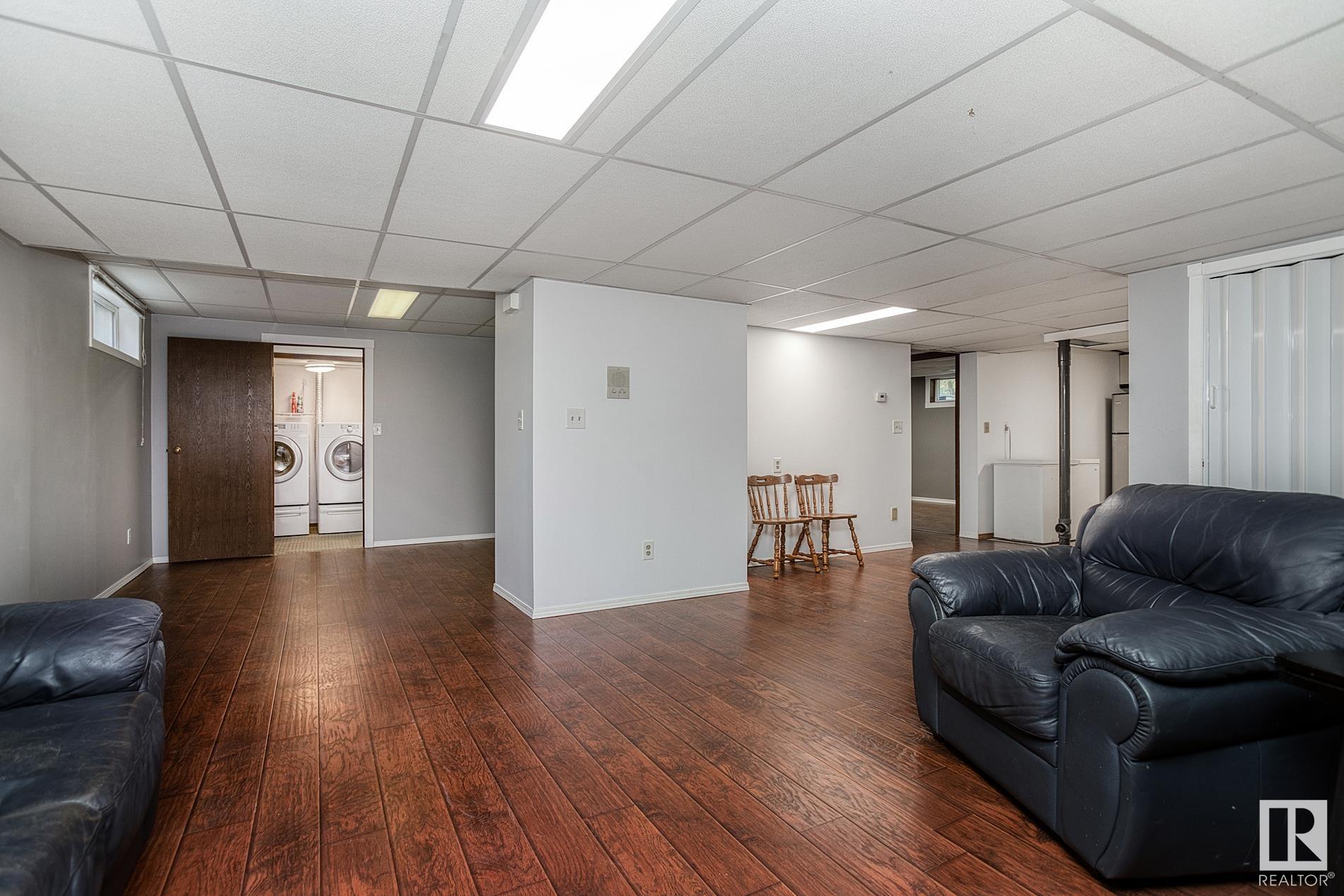      231 VILLAGE CI , Sherwood Park,  ,T8A 5A1 ;  Listing Number: MLS E4417804