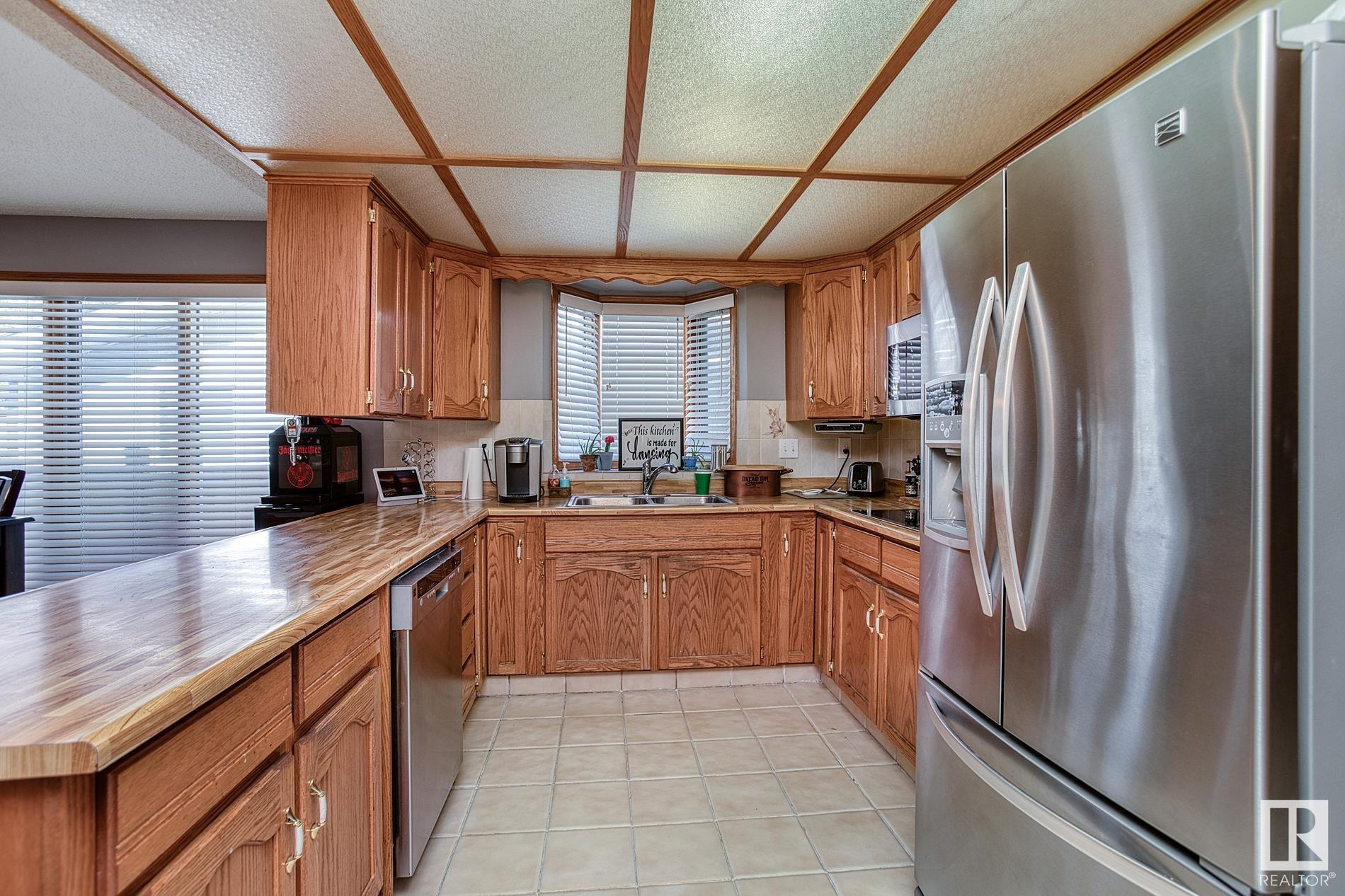      231 VILLAGE CI , Sherwood Park,  ,T8A 5A1 ;  Listing Number: MLS E4417804