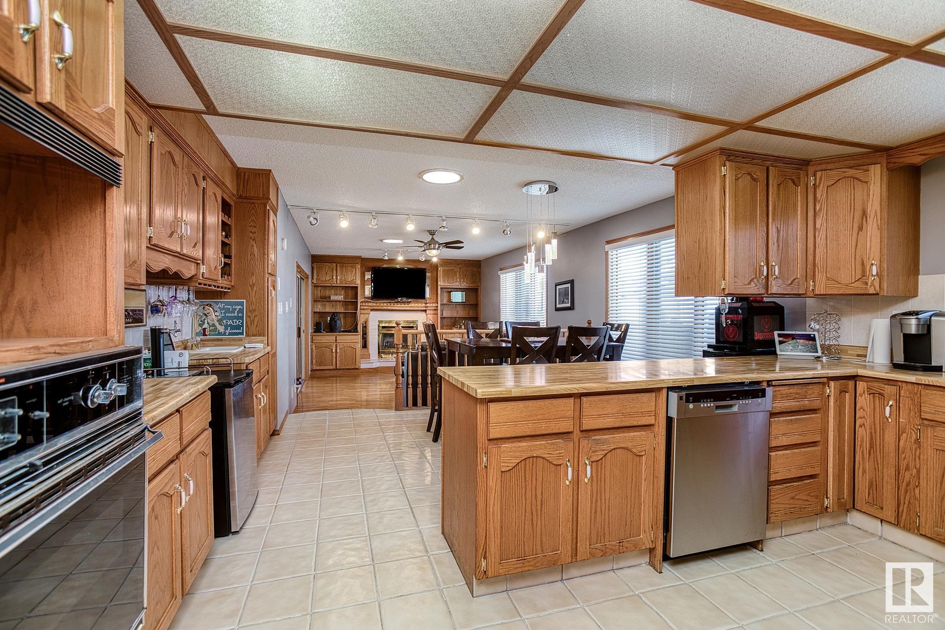      231 VILLAGE CI , Sherwood Park,  ,T8A 5A1 ;  Listing Number: MLS E4417804