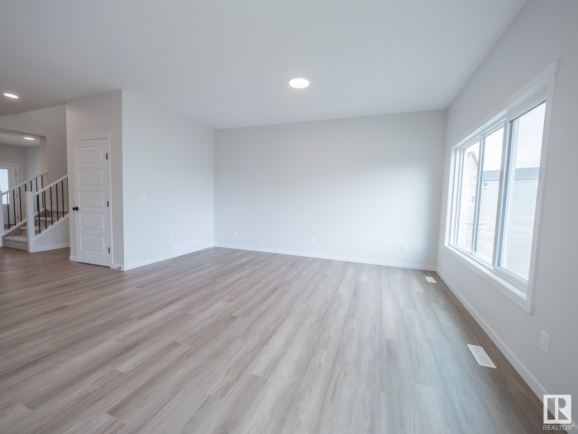      2532 209 ST NW , Edmonton,  ,T6M 2K7 ;  Listing Number: MLS E4417820