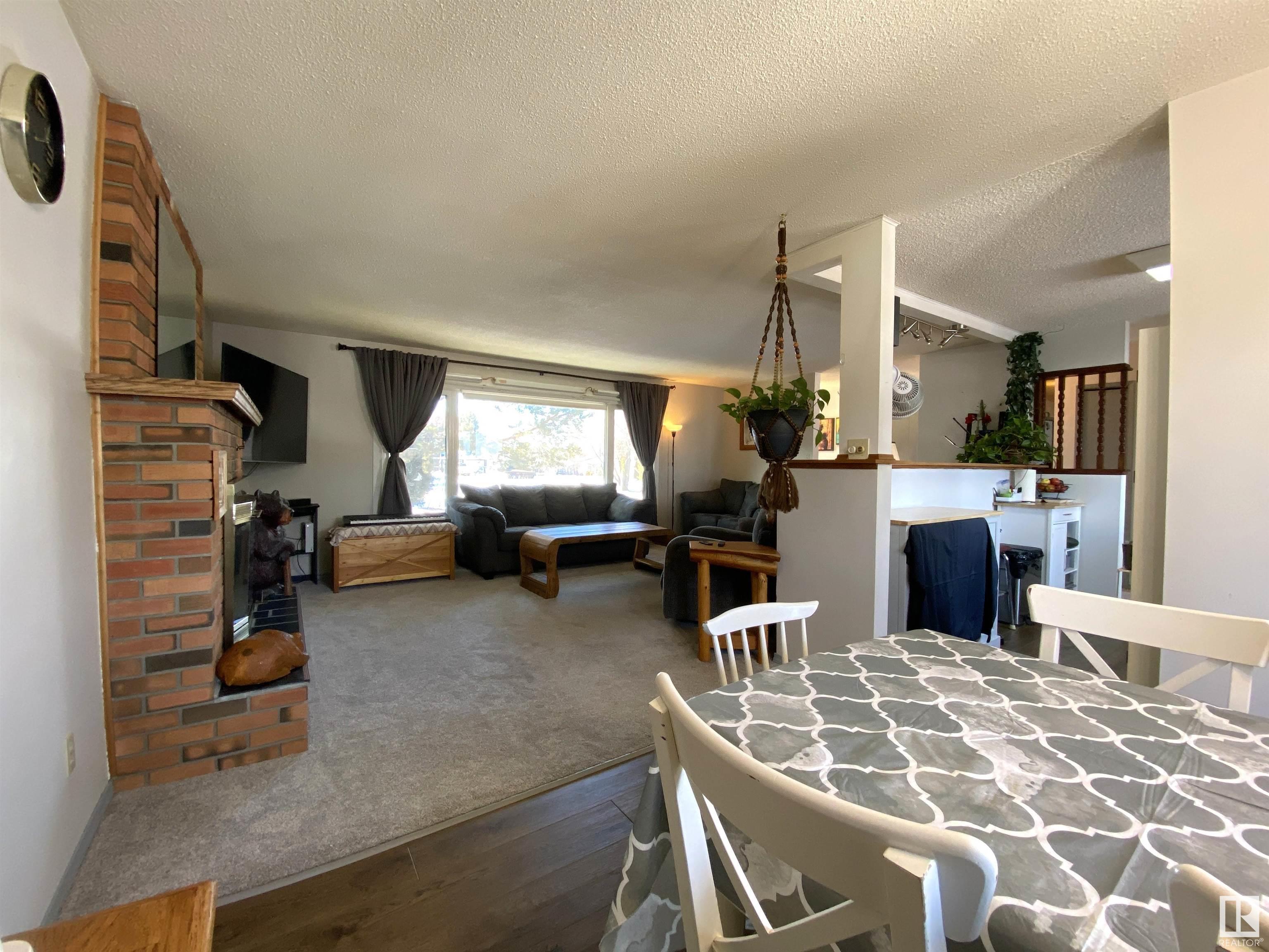      5411 49 ST , Warburg,  ,T0C 2T0 ;  Listing Number: MLS E4417871