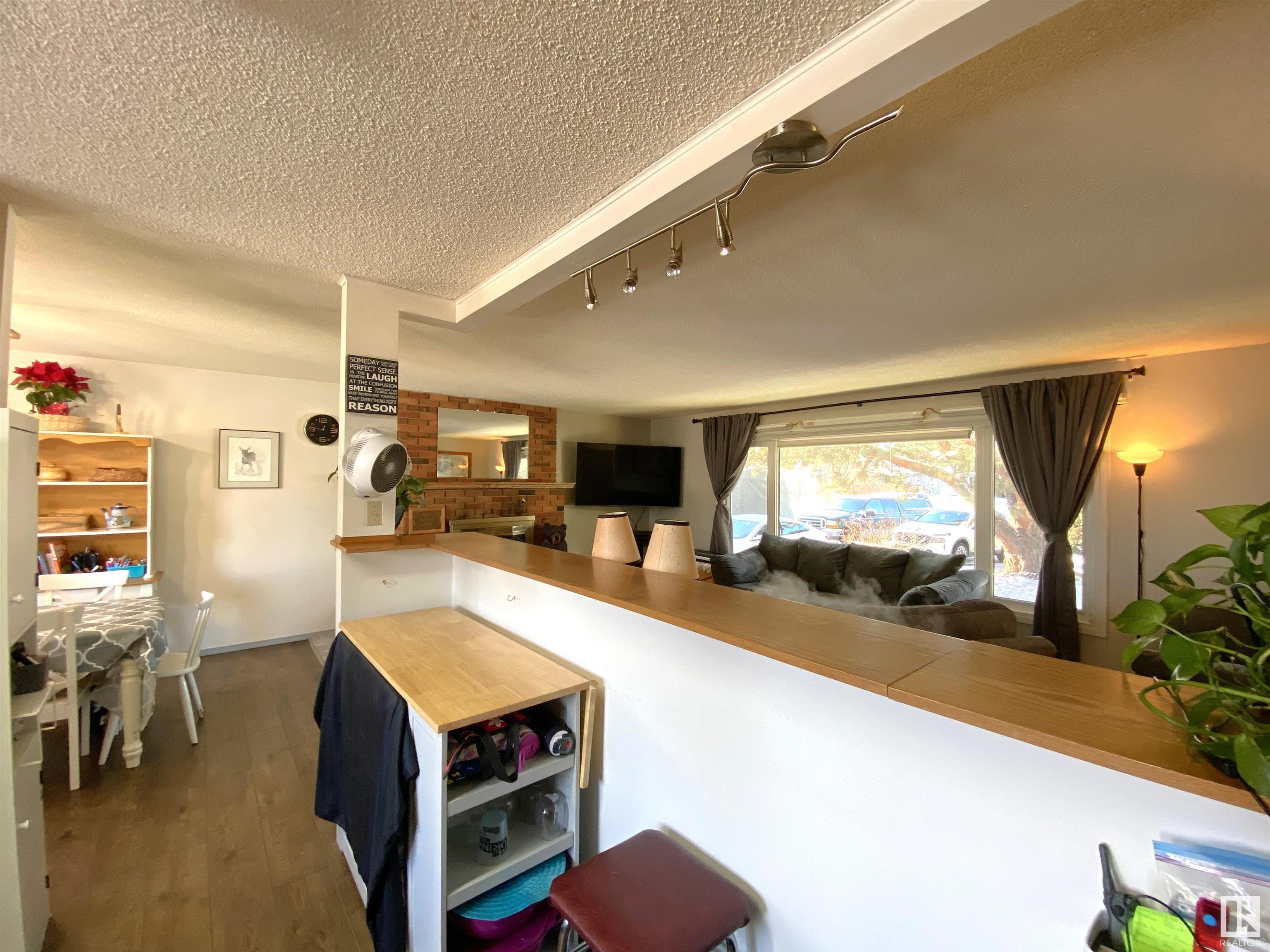      5411 49 ST , Warburg,  ,T0C 2T0 ;  Listing Number: MLS E4417871