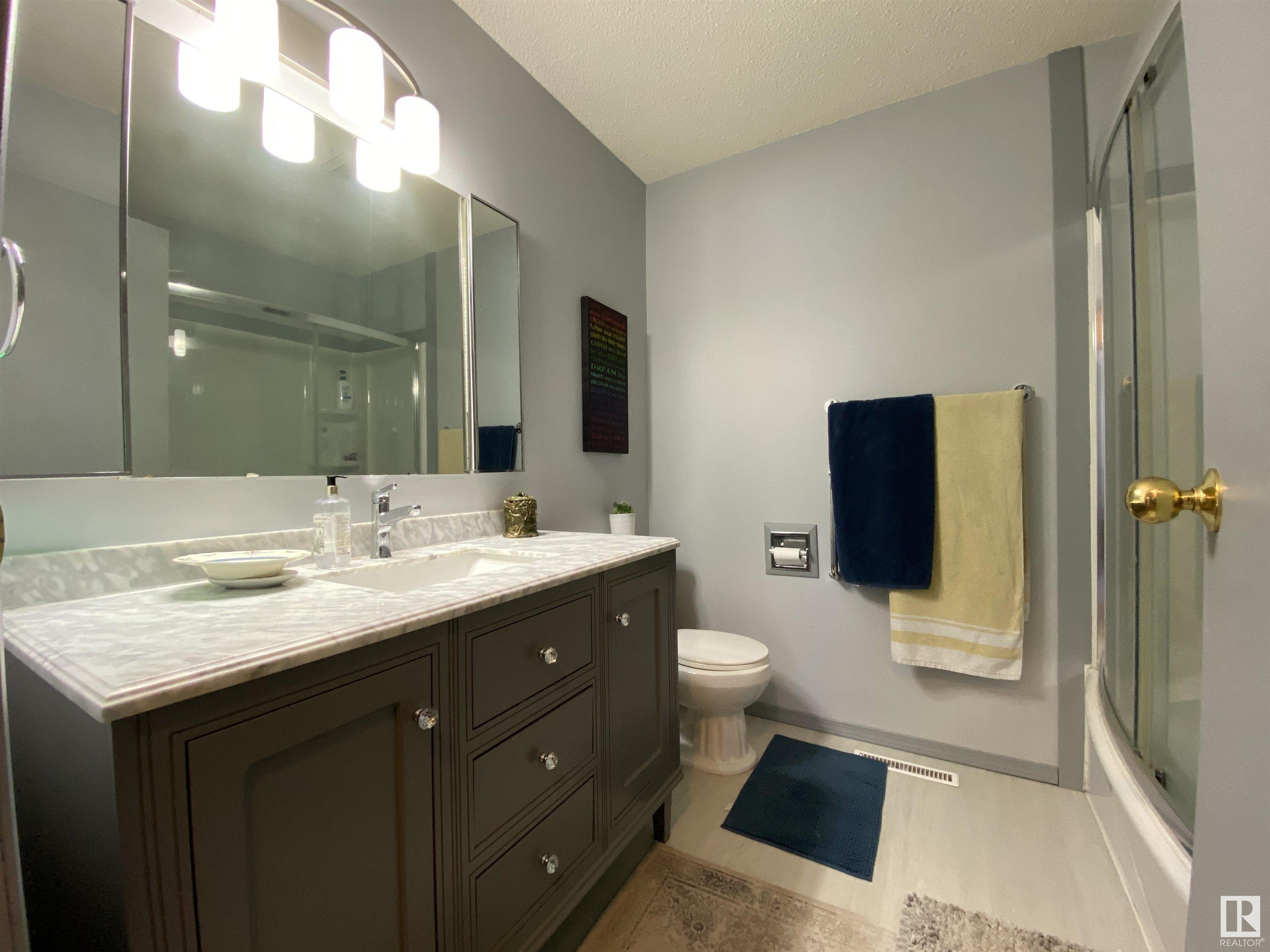      5411 49 ST , Warburg,  ,T0C 2T0 ;  Listing Number: MLS E4417871