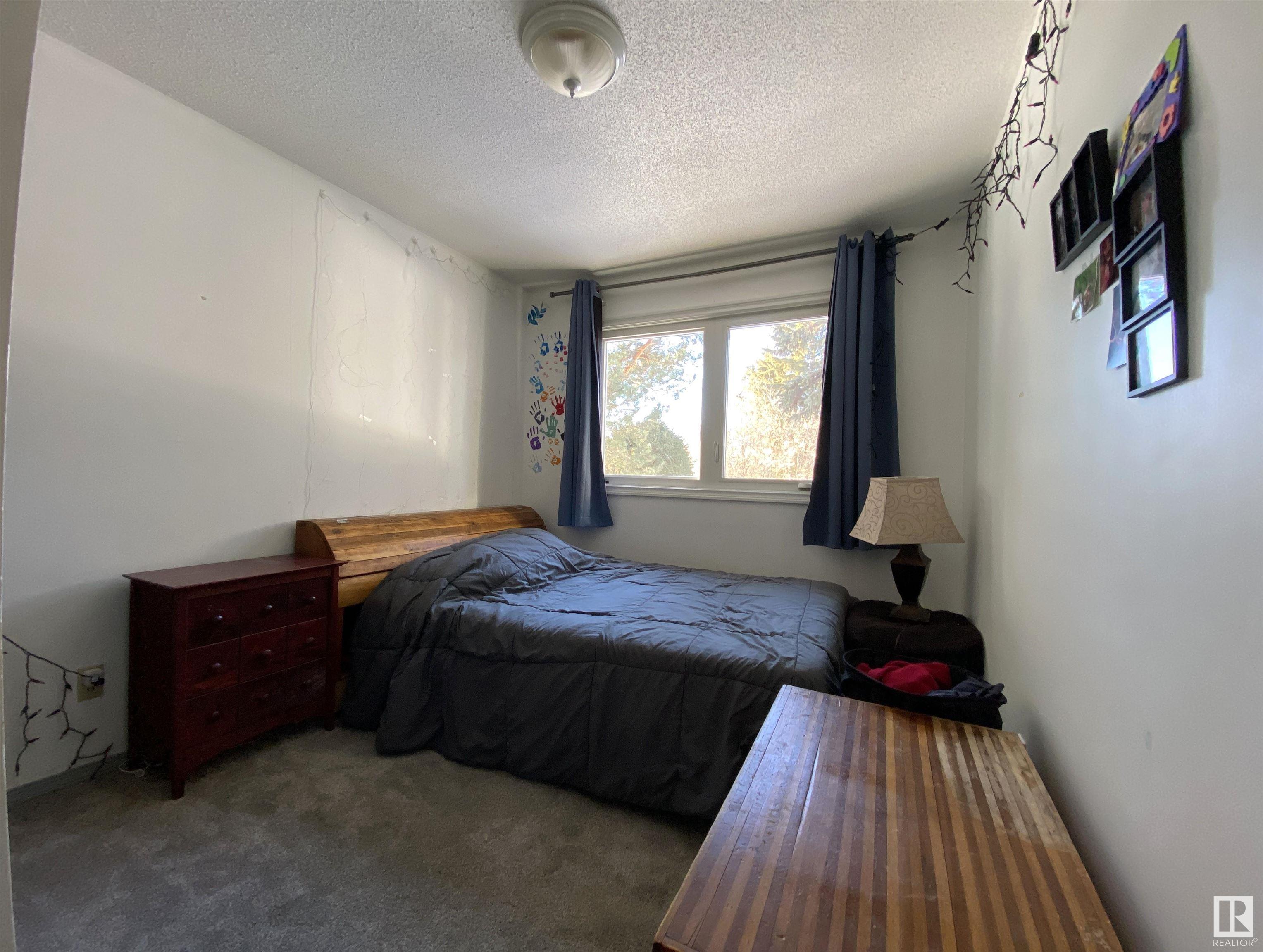      5411 49 ST , Warburg,  ,T0C 2T0 ;  Listing Number: MLS E4417871