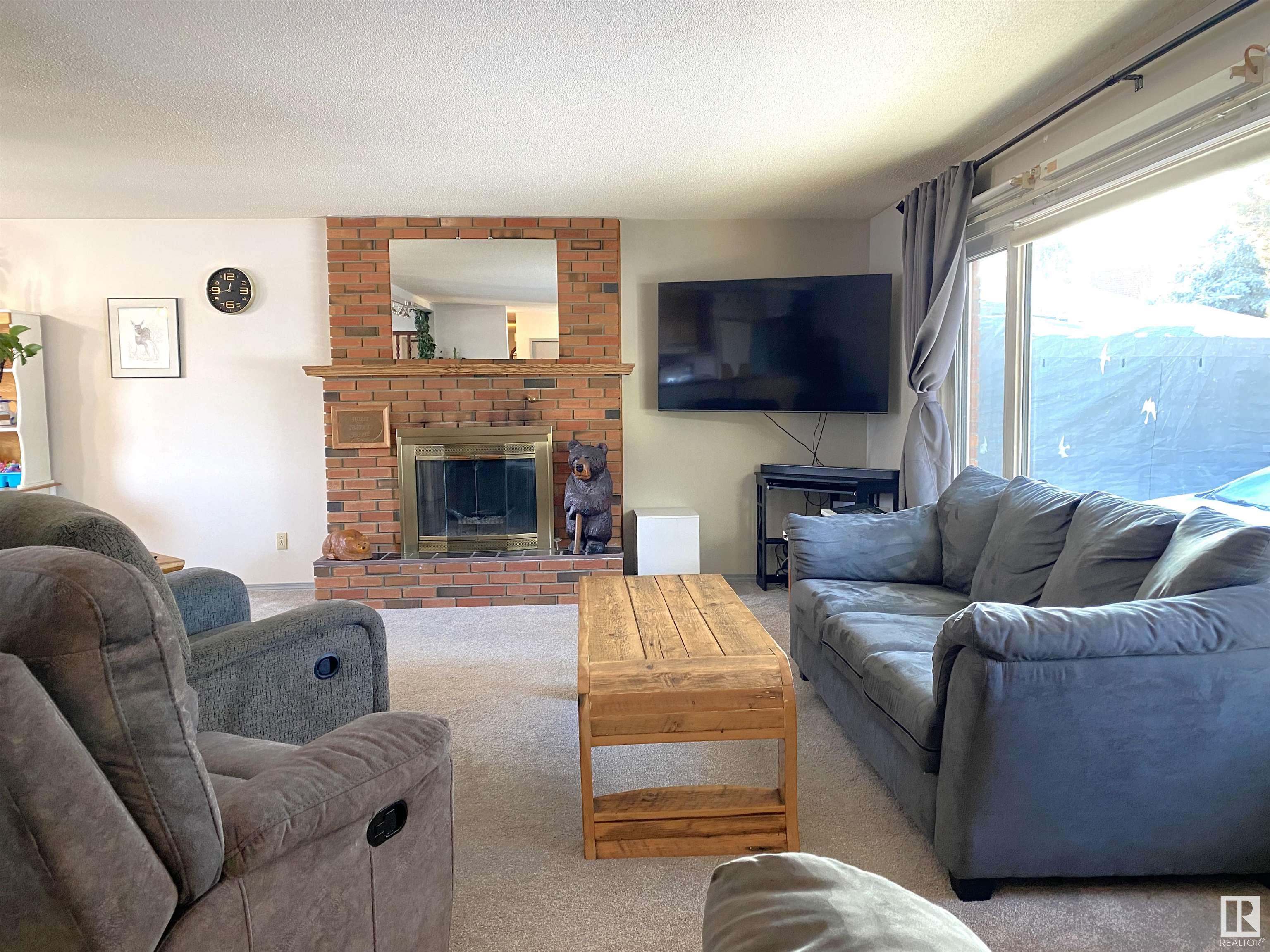      5411 49 ST , Warburg,  ,T0C 2T0 ;  Listing Number: MLS E4417871