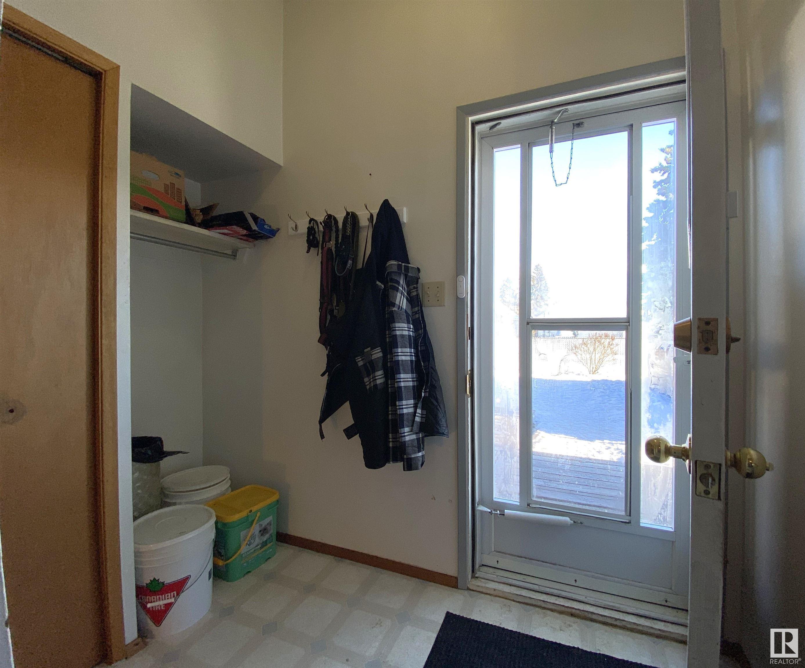      5411 49 ST , Warburg,  ,T0C 2T0 ;  Listing Number: MLS E4417871
