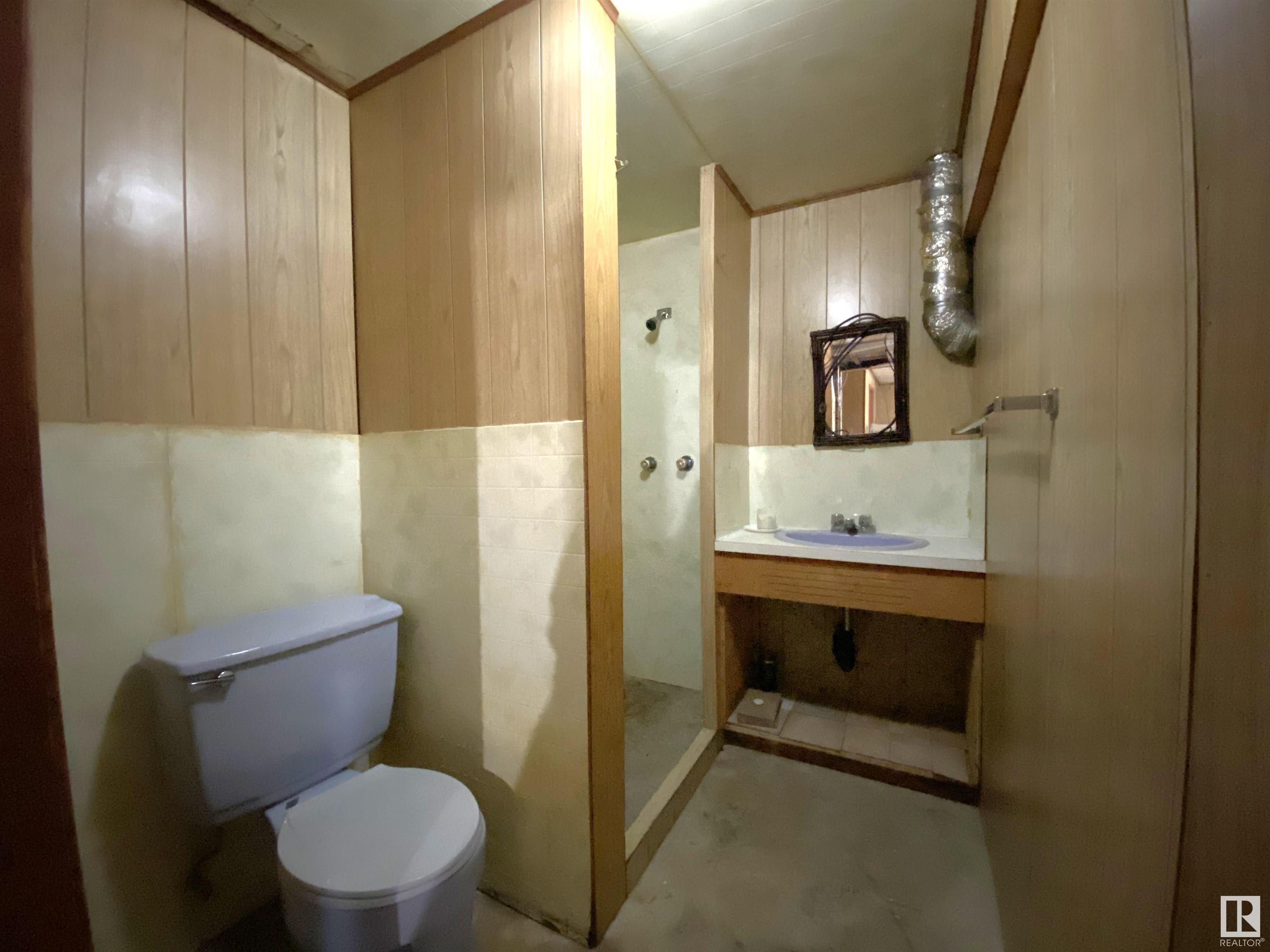      5411 49 ST , Warburg,  ,T0C 2T0 ;  Listing Number: MLS E4417871