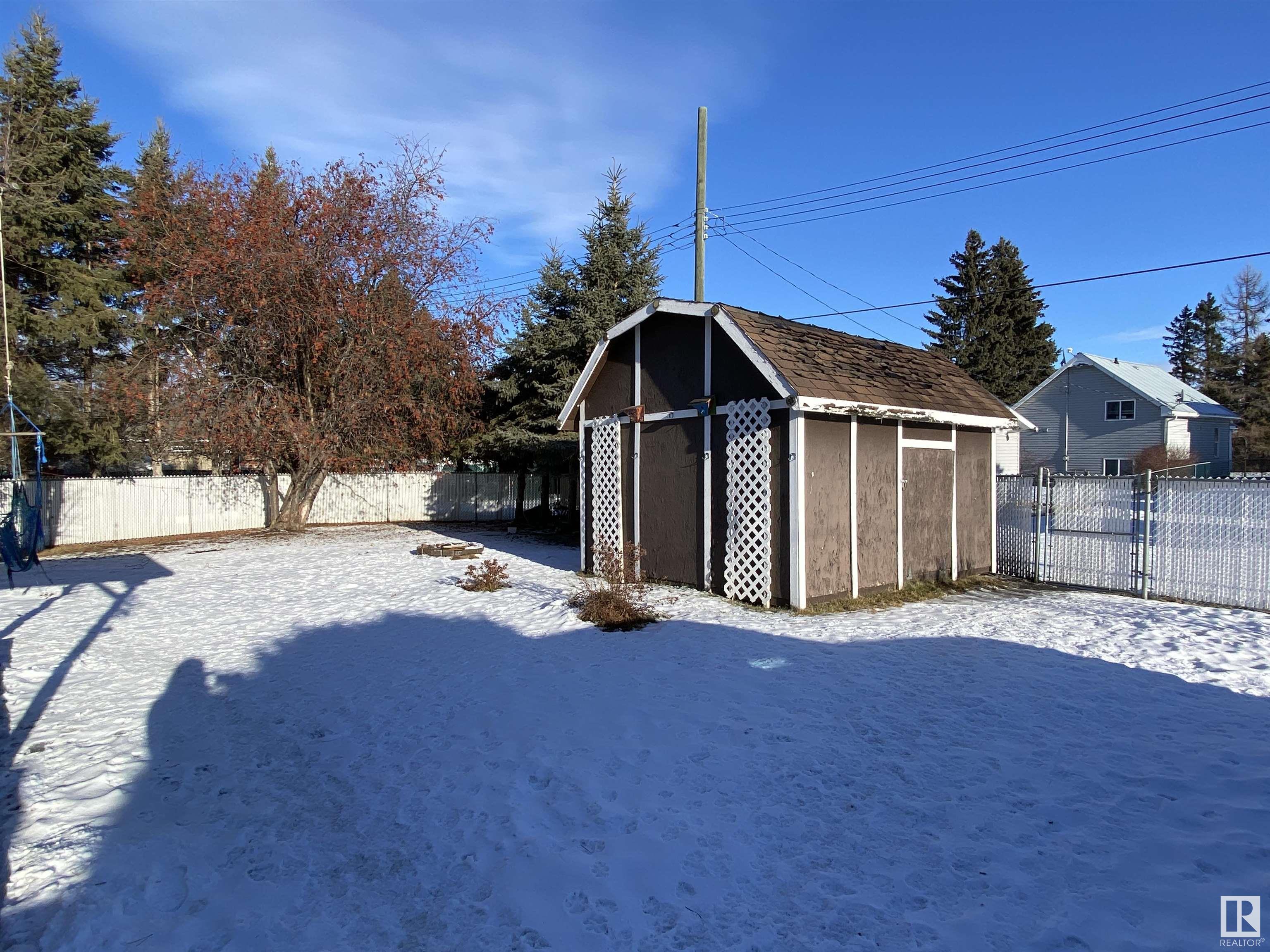     5411 49 ST , Warburg,  ,T0C 2T0 ;  Listing Number: MLS E4417871