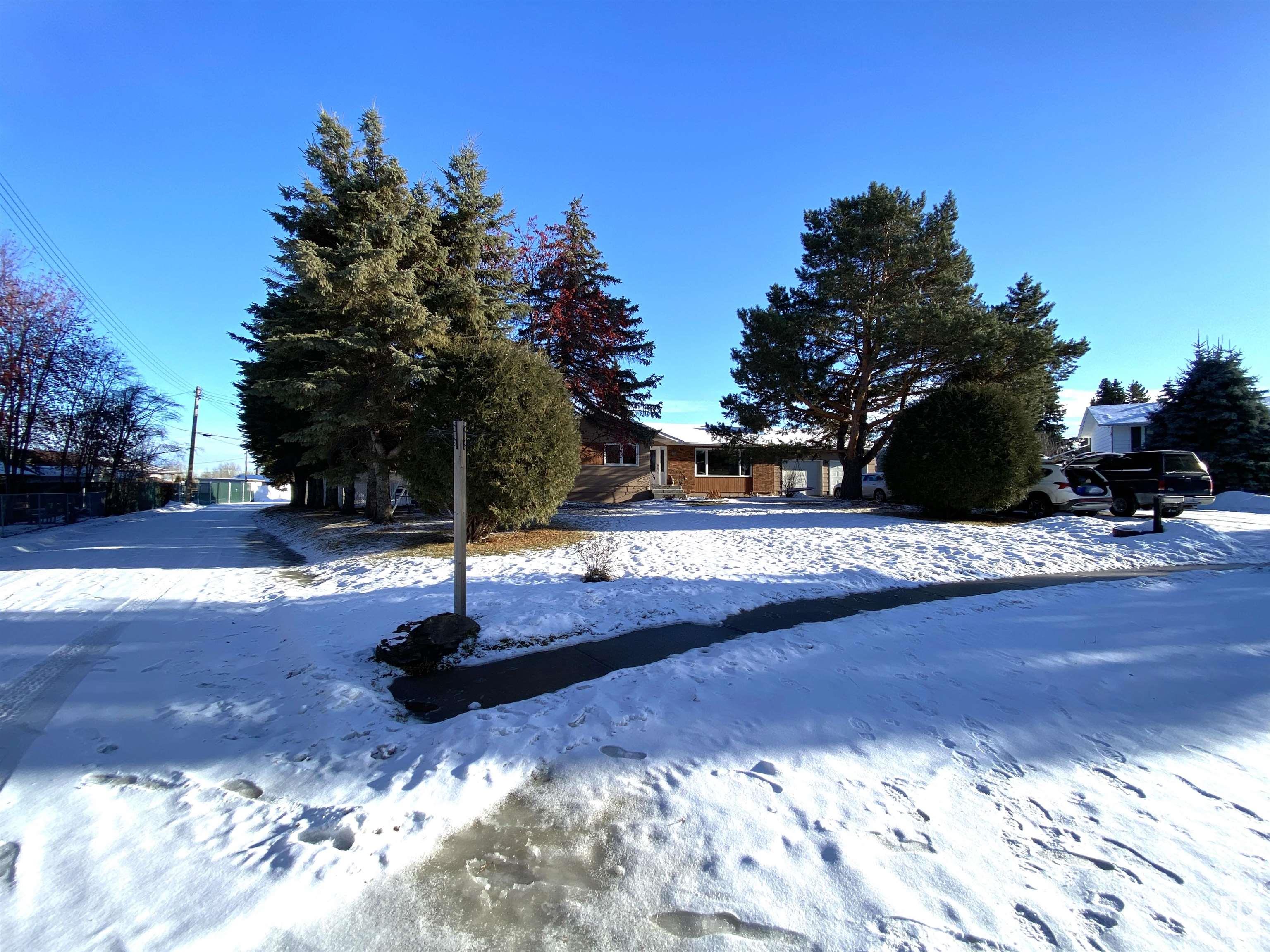      5411 49 ST , Warburg,  ,T0C 2T0 ;  Listing Number: MLS E4417871