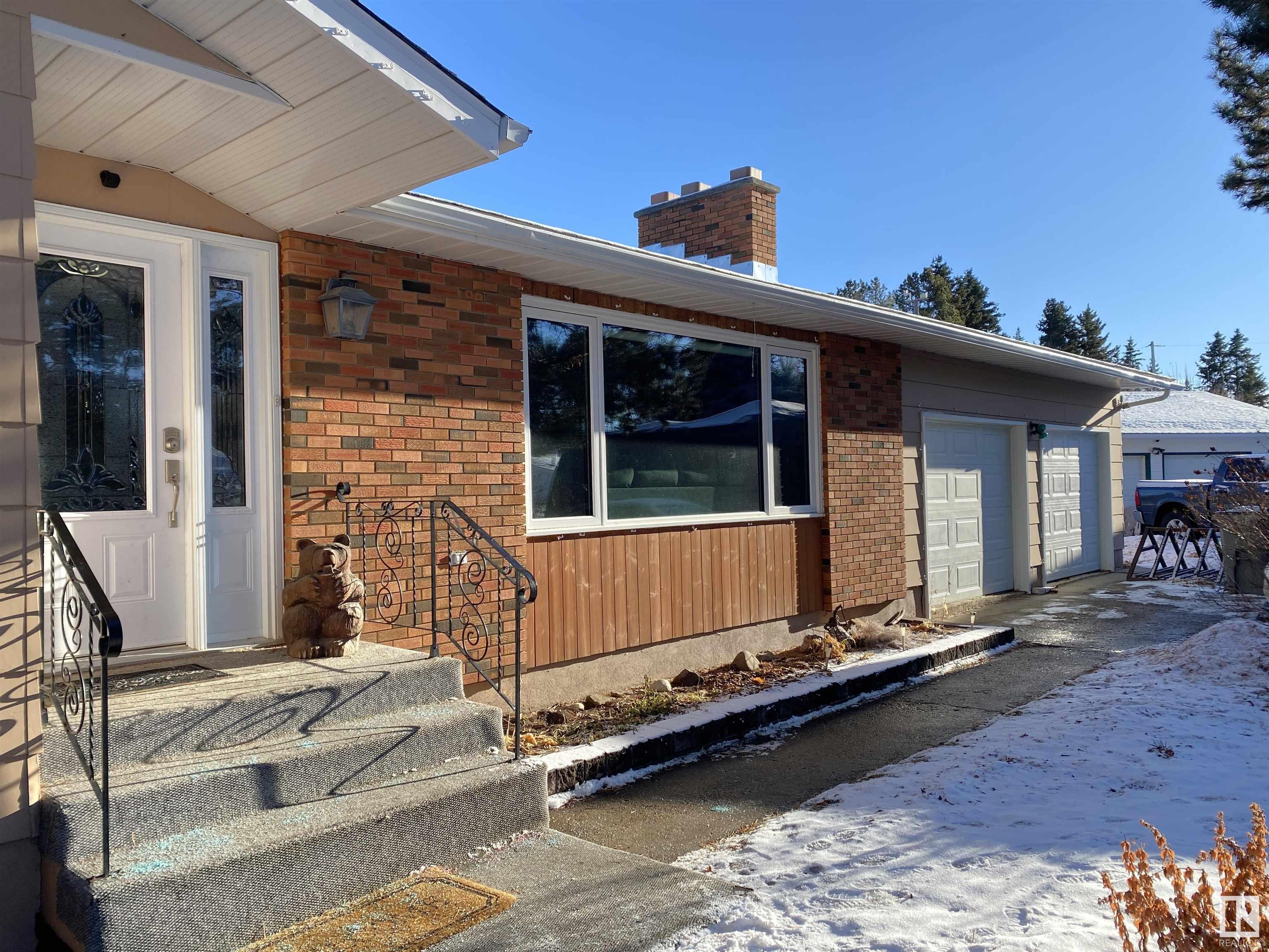      5411 49 ST , Warburg,  ,T0C 2T0 ;  Listing Number: MLS E4417871