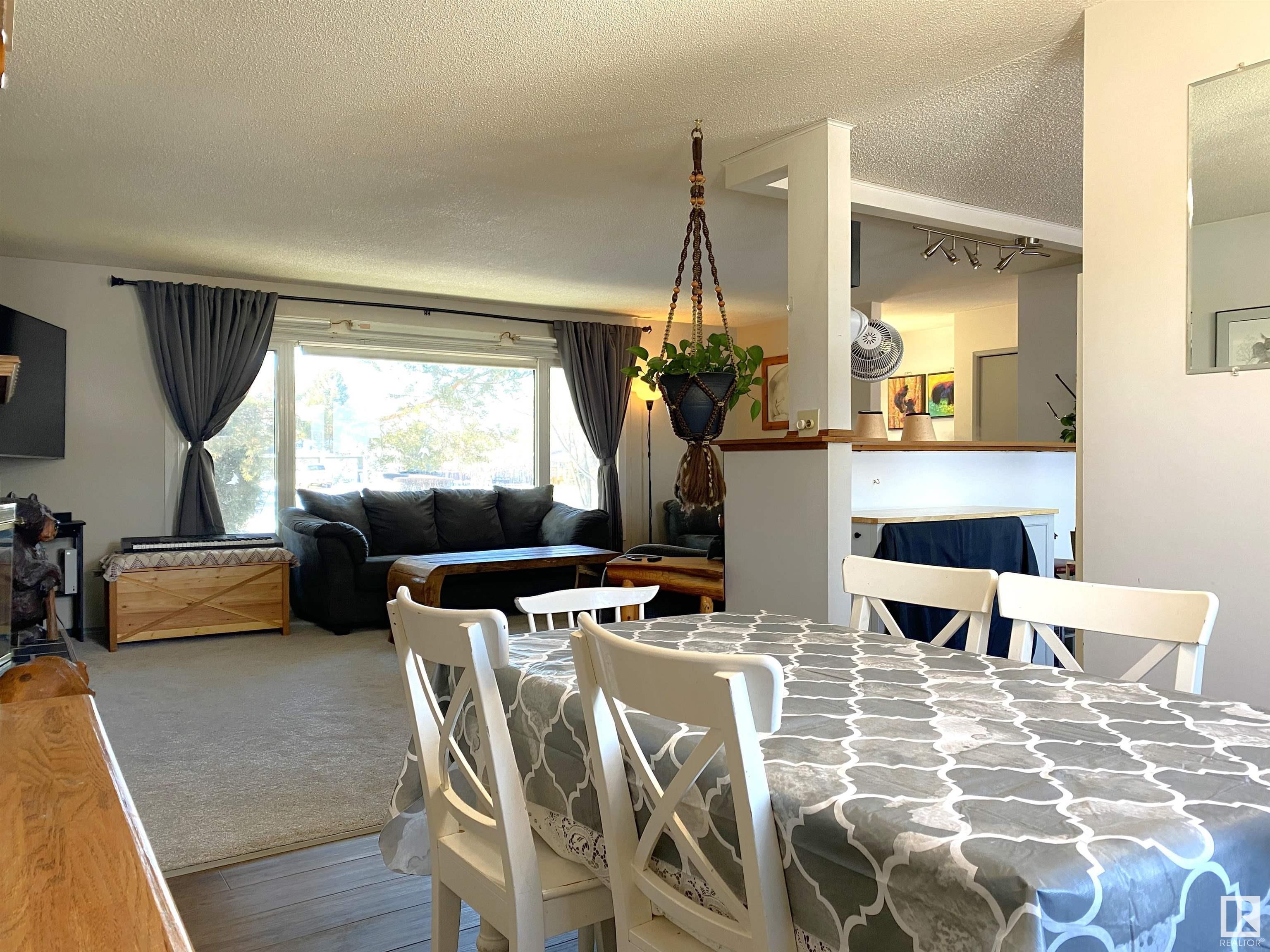      5411 49 ST , Warburg,  ,T0C 2T0 ;  Listing Number: MLS E4417871