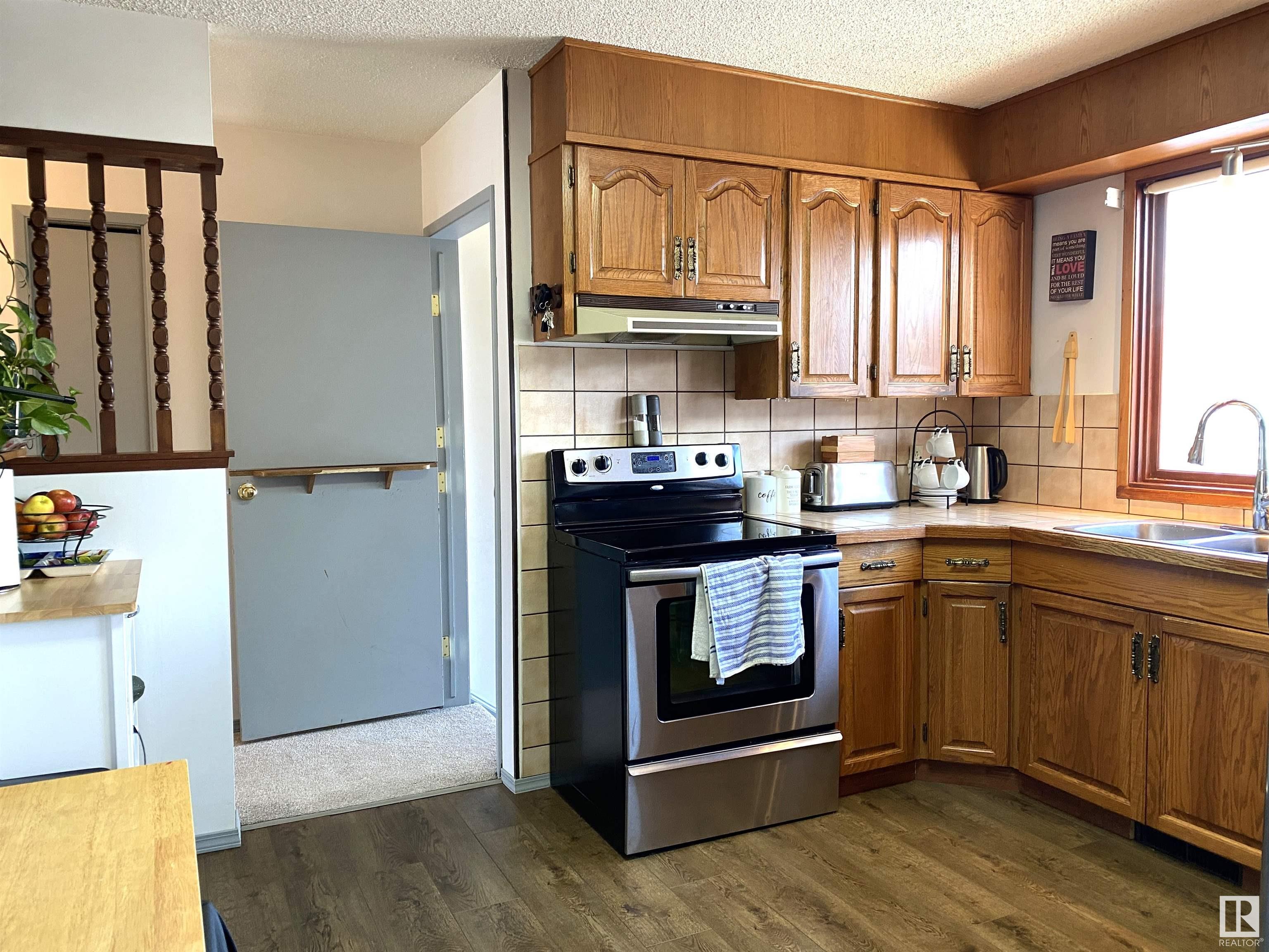      5411 49 ST , Warburg,  ,T0C 2T0 ;  Listing Number: MLS E4417871