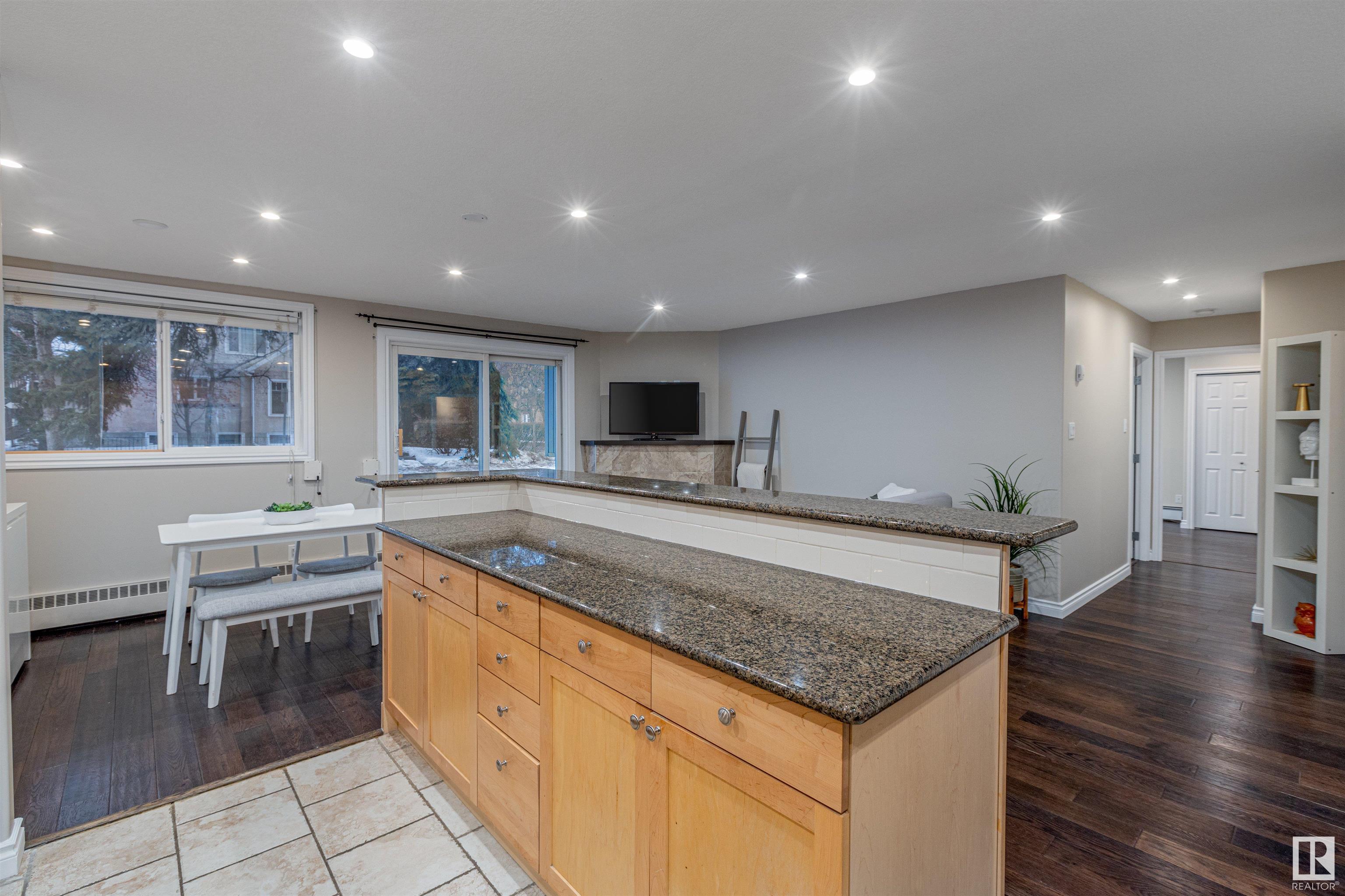      #101 8125 110 ST NW , Edmonton,  ,T6G 2P3 ;  Listing Number: MLS E4417875