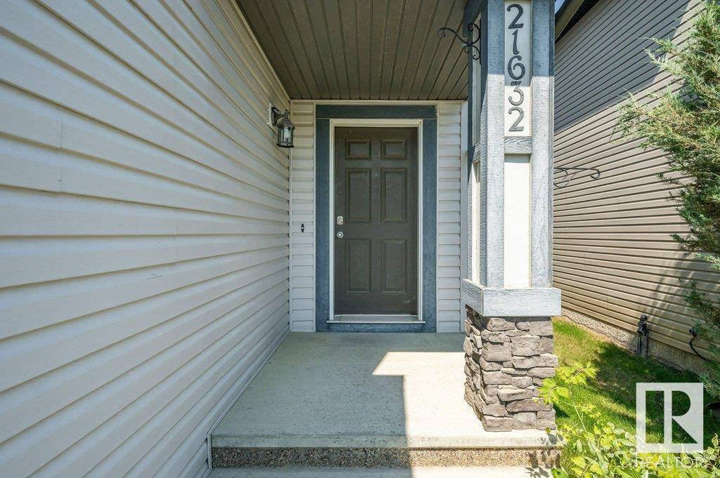      21632 94B AV NW , Edmonton,  ,T5T 1M9 ;  Listing Number: MLS E4417956