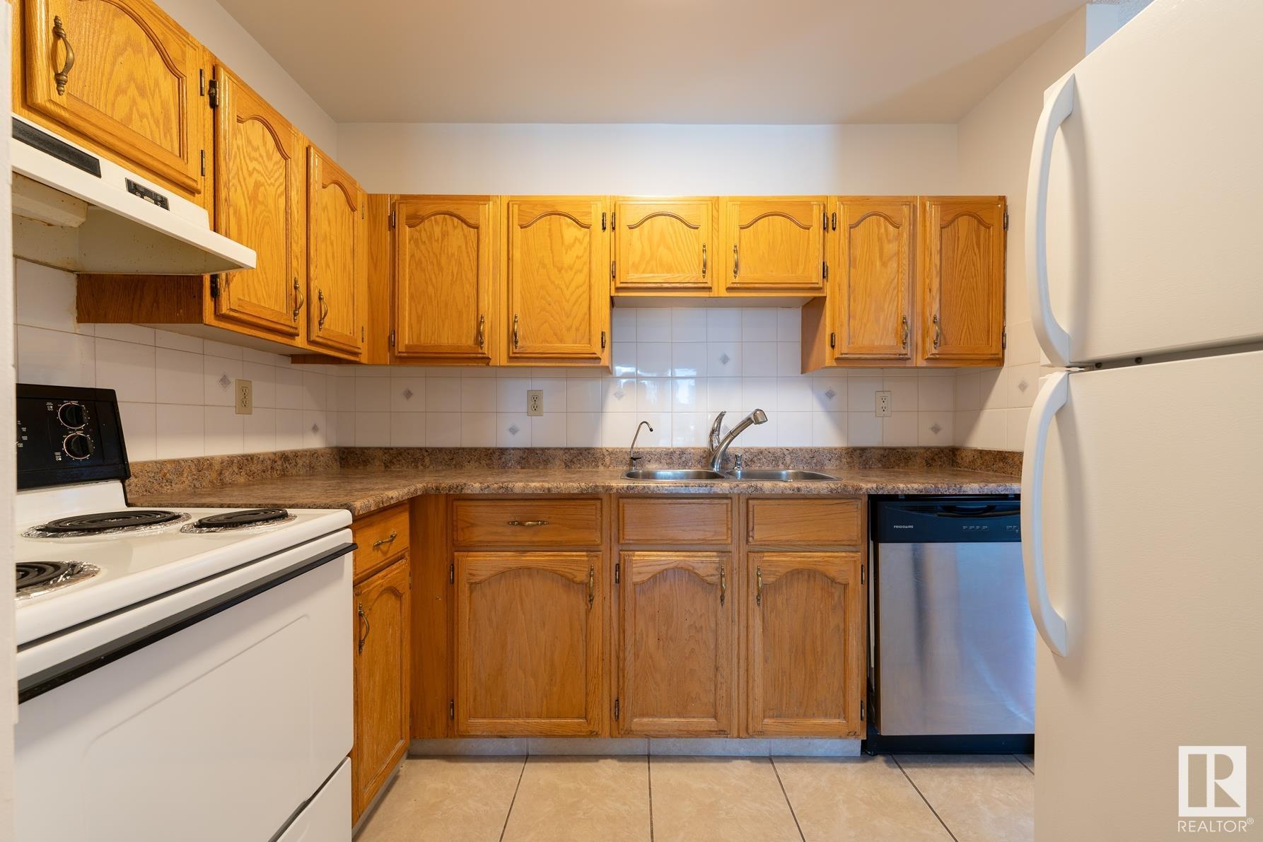      #701 10145 109 ST NW , Edmonton,  ,T5J 3M5 ;  Listing Number: MLS E4417975