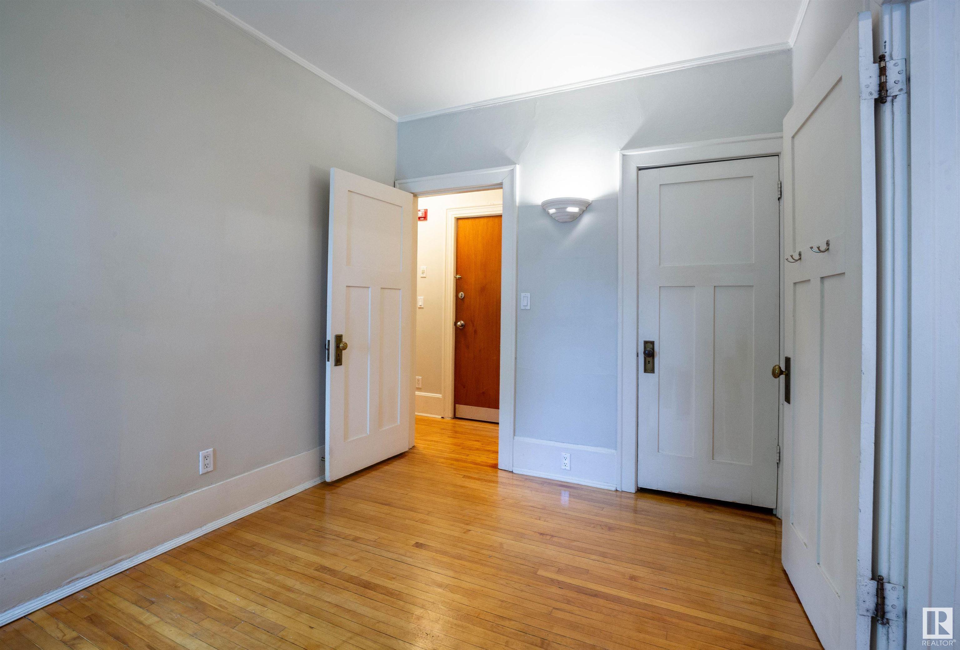      #205 9955 114 ST NW , Edmonton,  ,T5K 1P7 ;  Listing Number: MLS E4418002