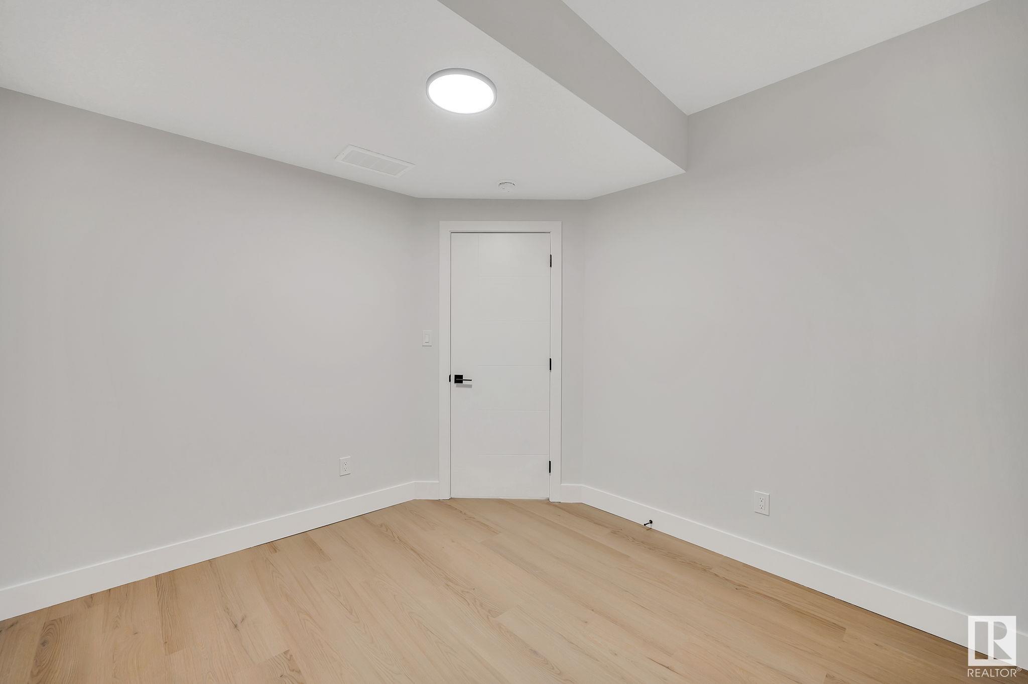      10713 52 ST NW NW , Edmonton,  ,T6H 2H2 ;  Listing Number: MLS E4418026