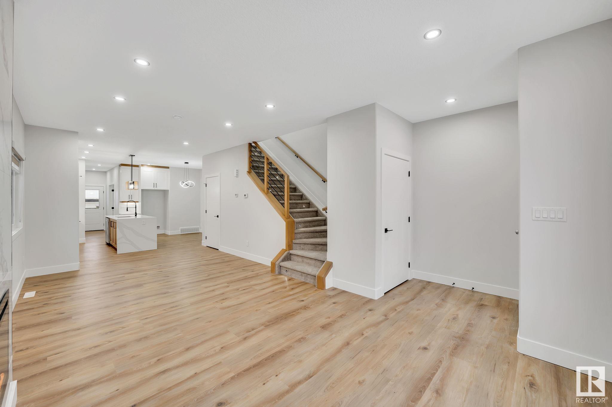      10713 52 ST NW NW , Edmonton,  ,T6H 2H2 ;  Listing Number: MLS E4418026