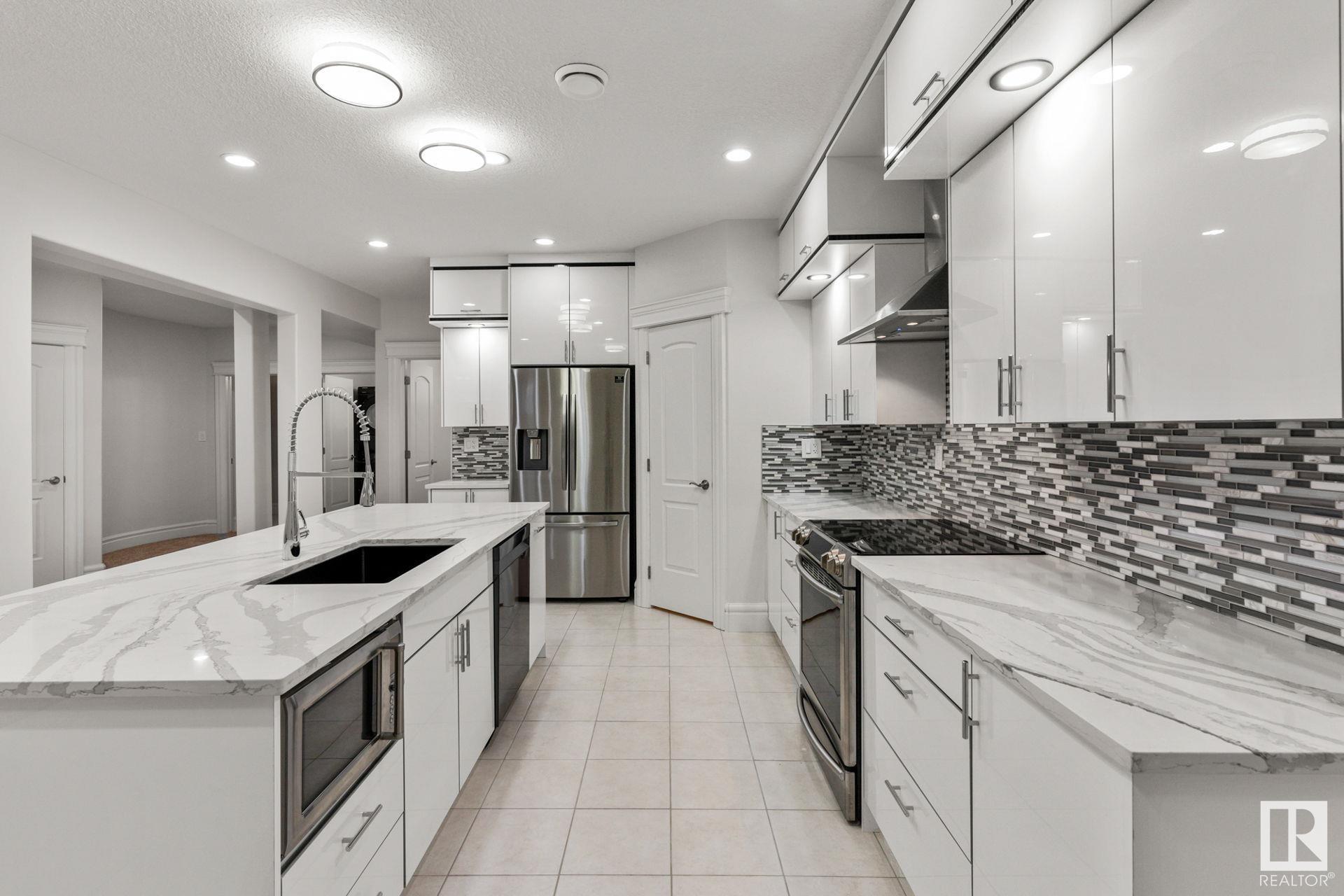      14022 105 AV NW , Edmonton,  ,T5N 0Y9 ;  Listing Number: MLS E4418033