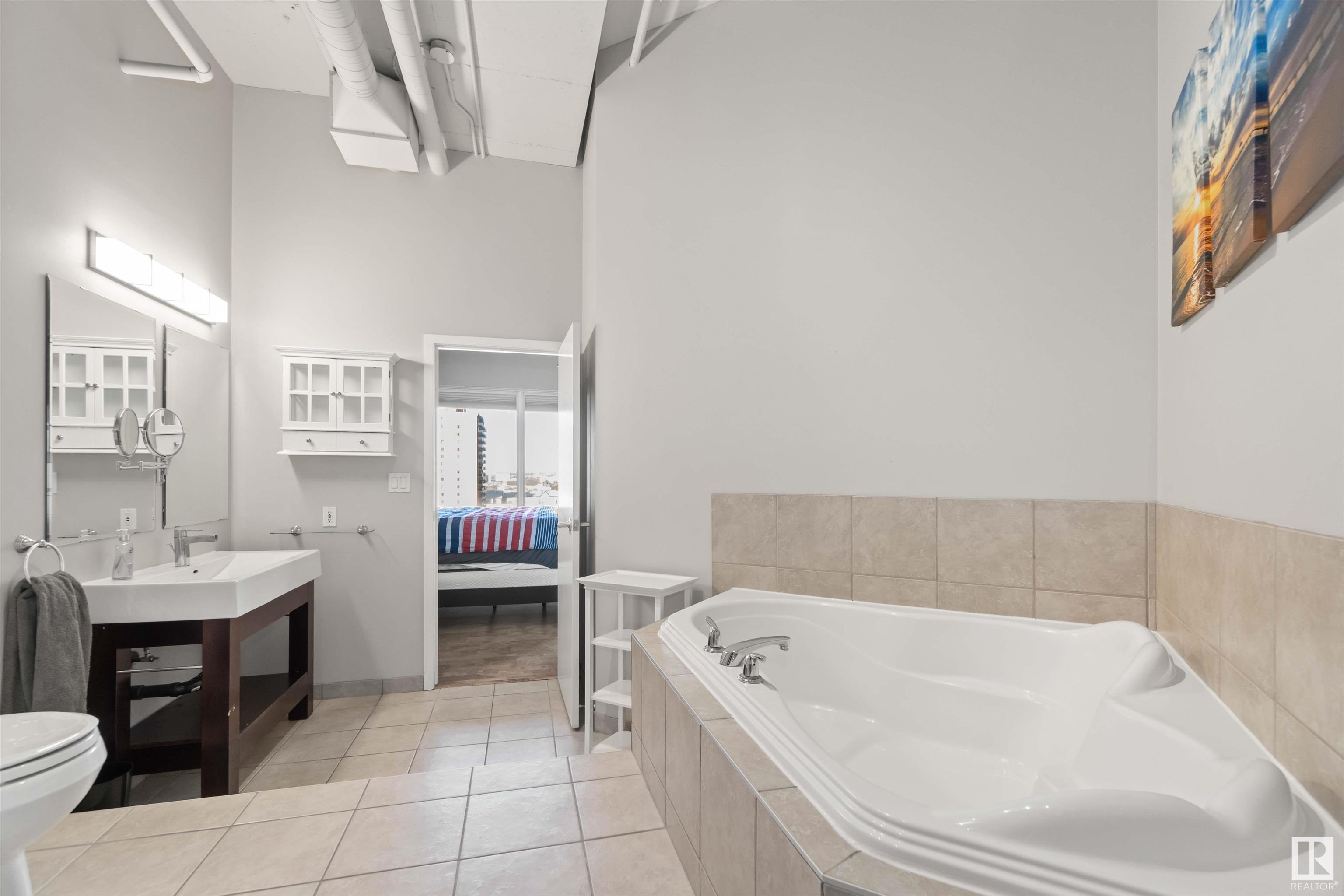      #905 10179 105 ST NW , Edmonton,  ,T5J 3N1 ;  Listing Number: MLS E4418040