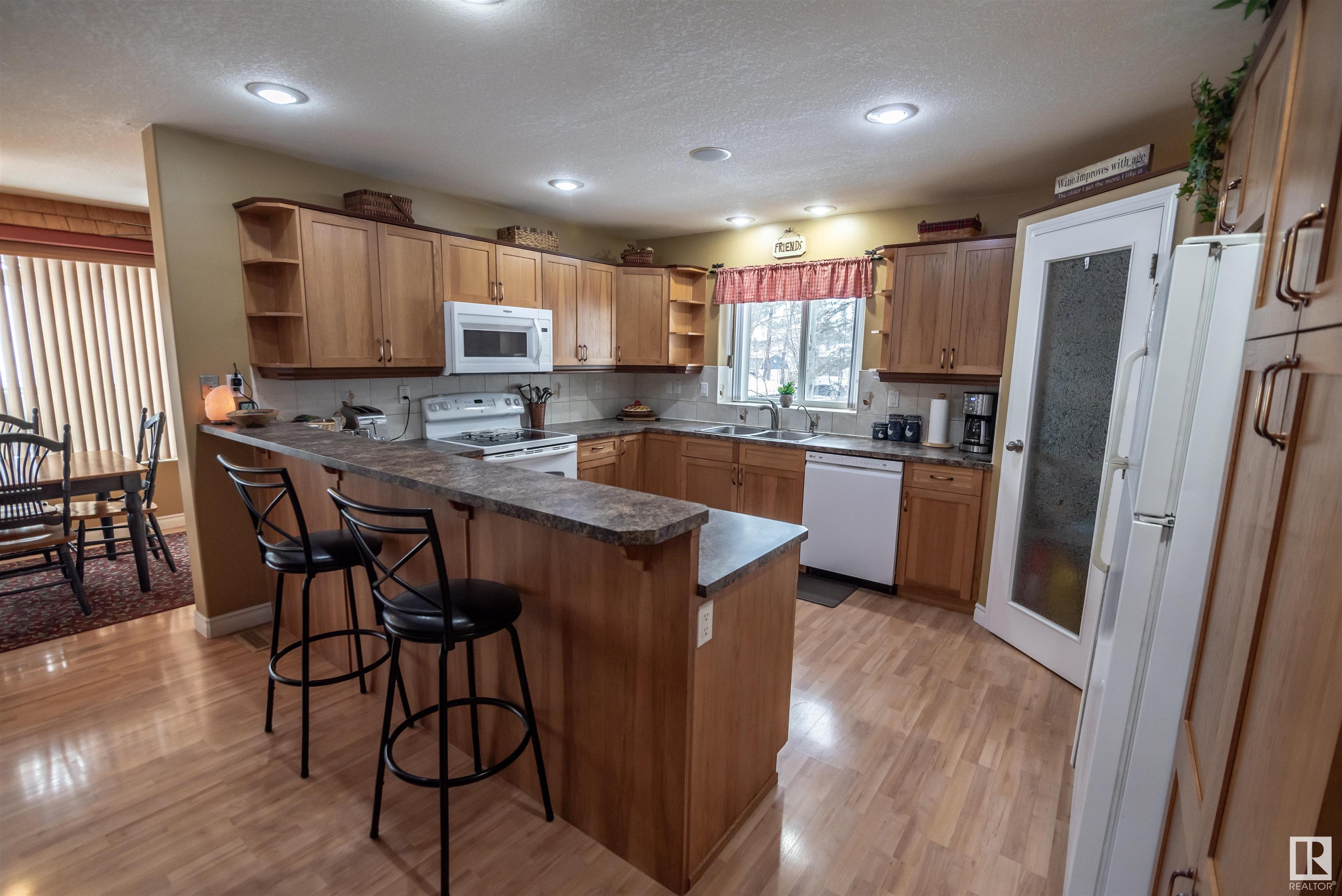      806 8 ST , Rural Lac Ste. Anne County,  ,T0E 1A0 ;  Listing Number: MLS E4418045