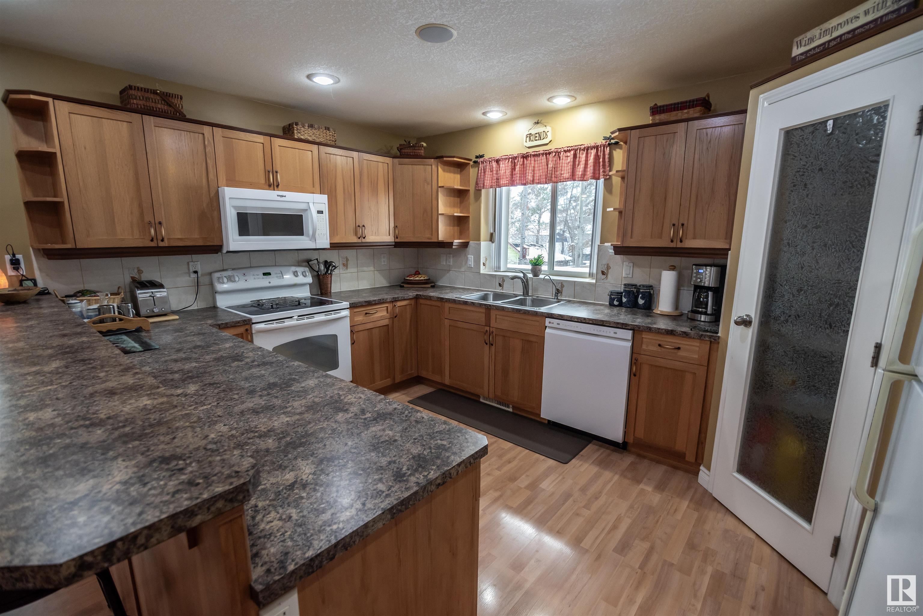      806 8 ST , Rural Lac Ste. Anne County,  ,T0E 1A0 ;  Listing Number: MLS E4418045
