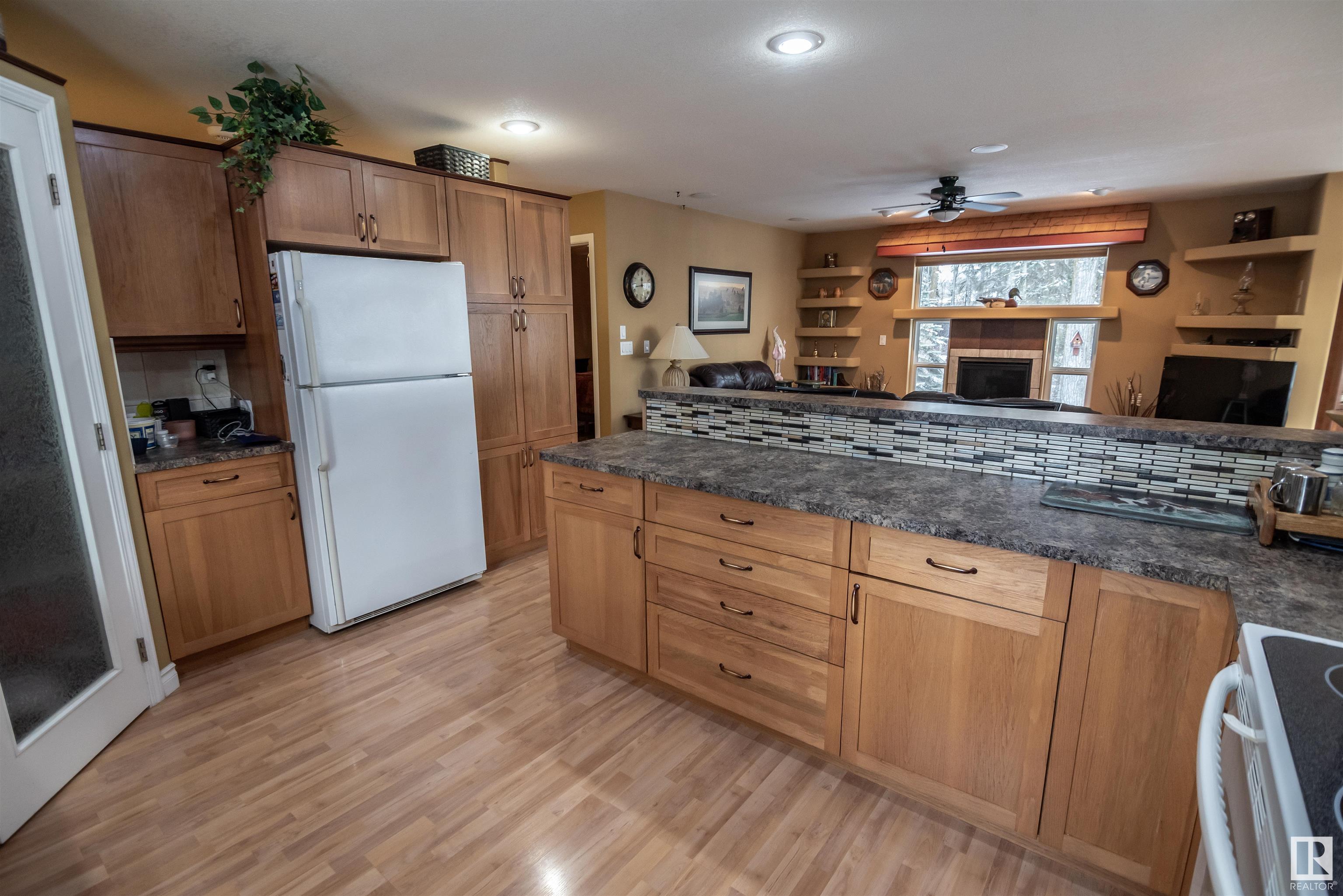      806 8 ST , Rural Lac Ste. Anne County,  ,T0E 1A0 ;  Listing Number: MLS E4418045