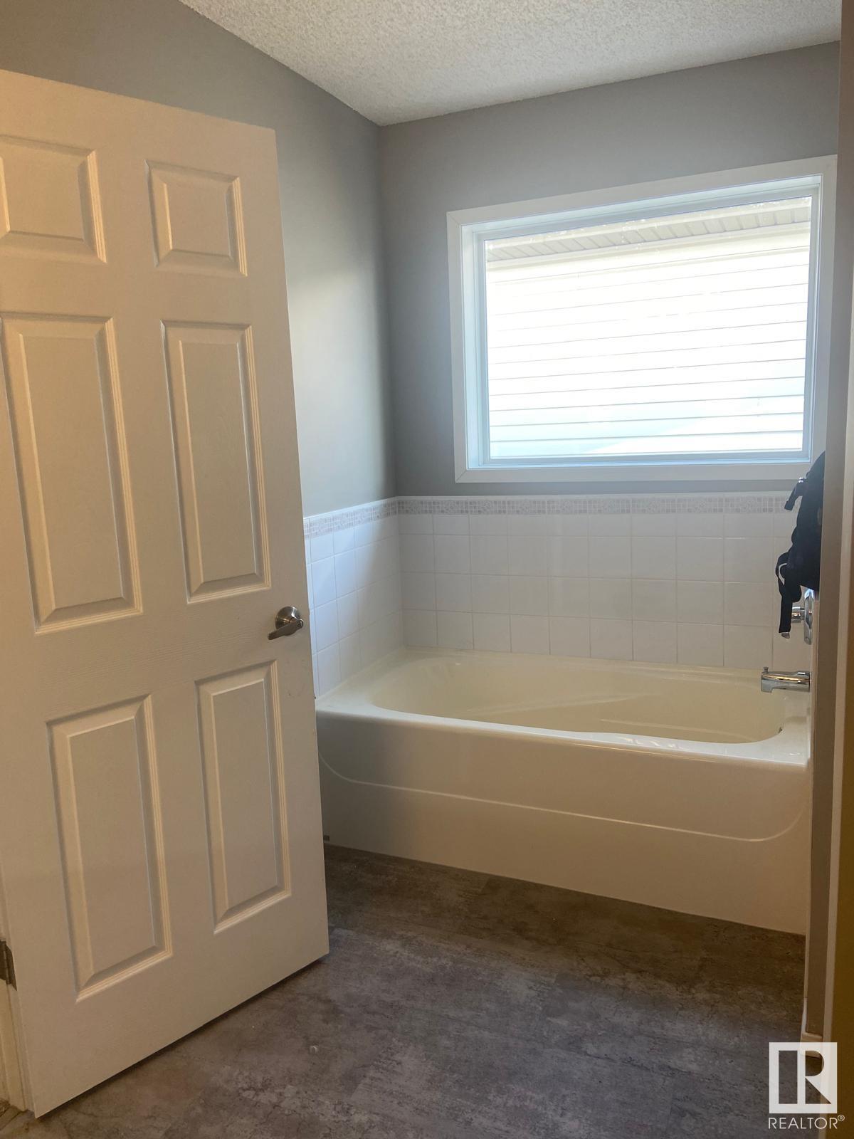      127 WARD CR NW , Edmonton,  ,T6T 1M6 ;  Listing Number: MLS E4418072