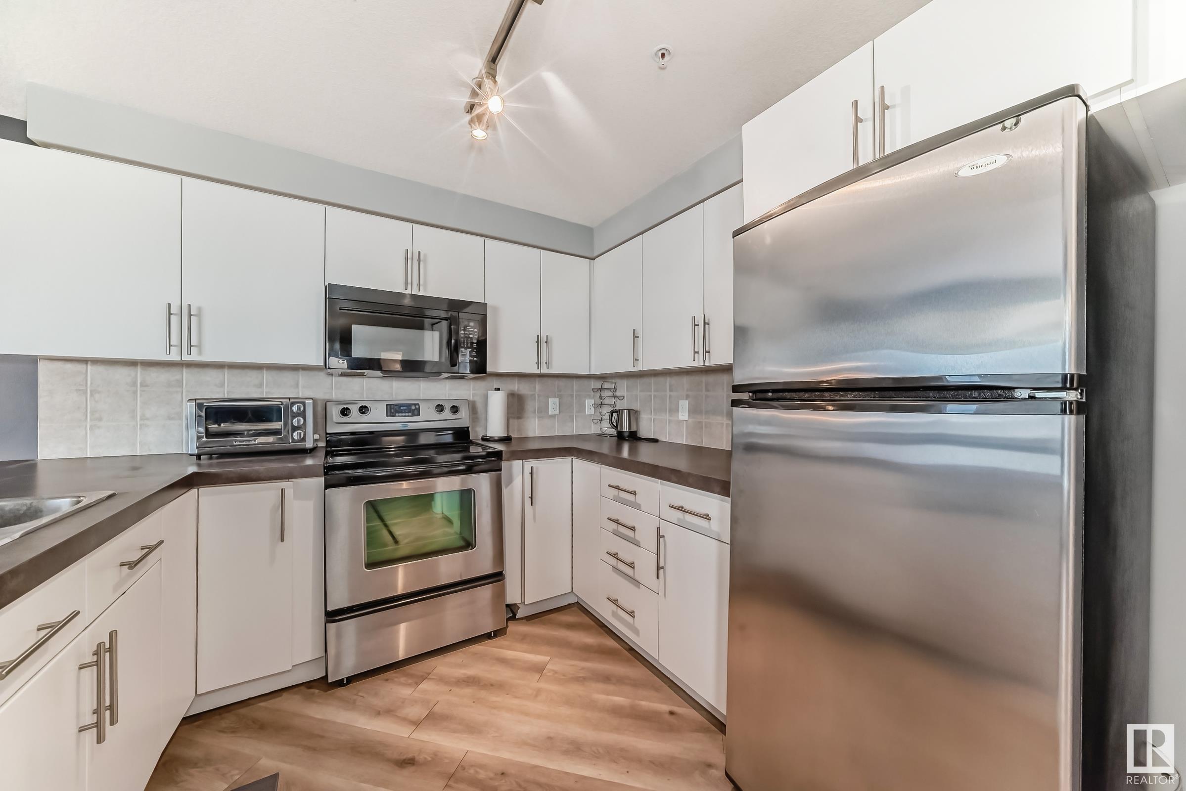      #1306 10136 104 ST NW , Edmonton,  ,T5J 0B5 ;  Listing Number: MLS E4418074