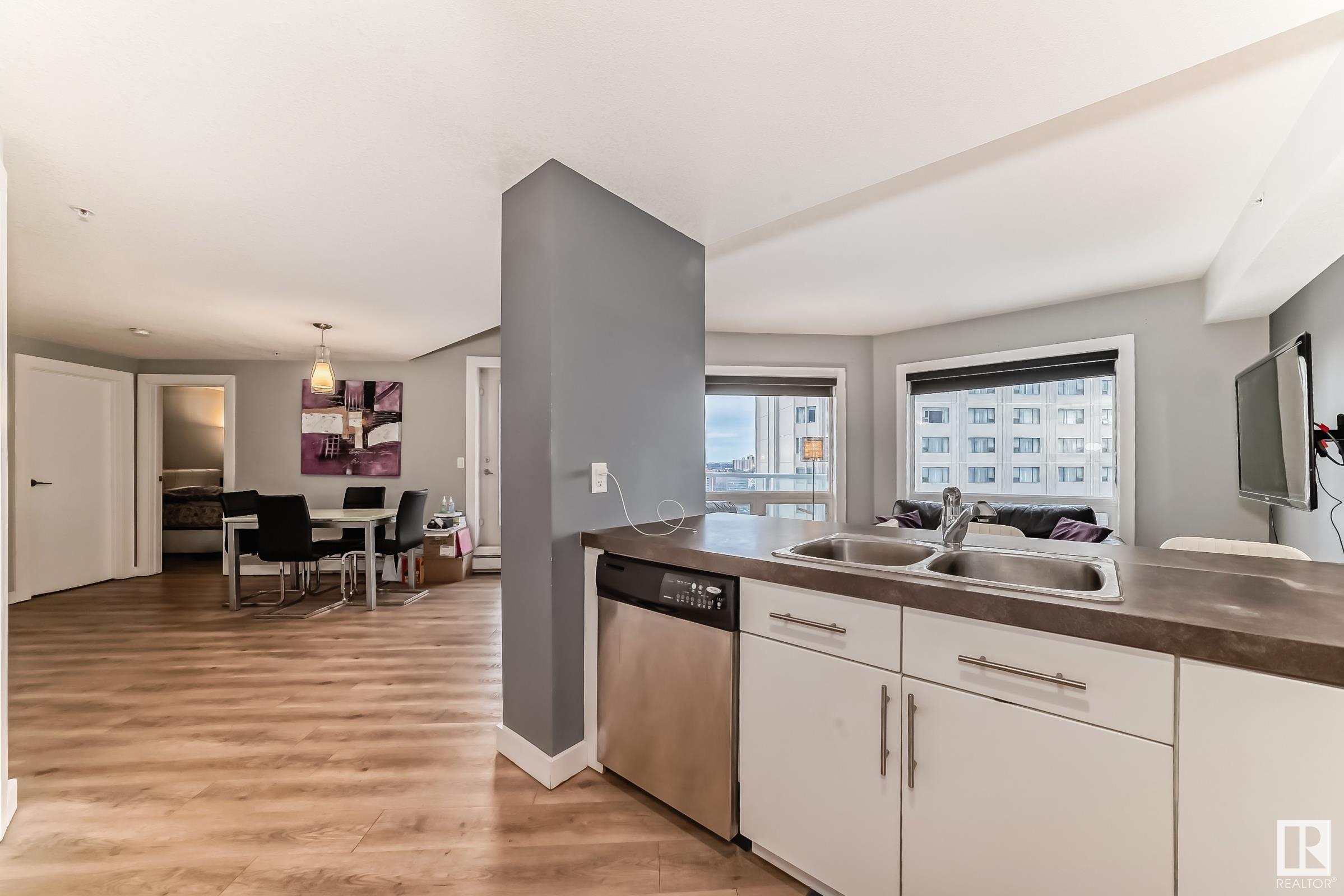      #1306 10136 104 ST NW , Edmonton,  ,T5J 0B5 ;  Listing Number: MLS E4418074